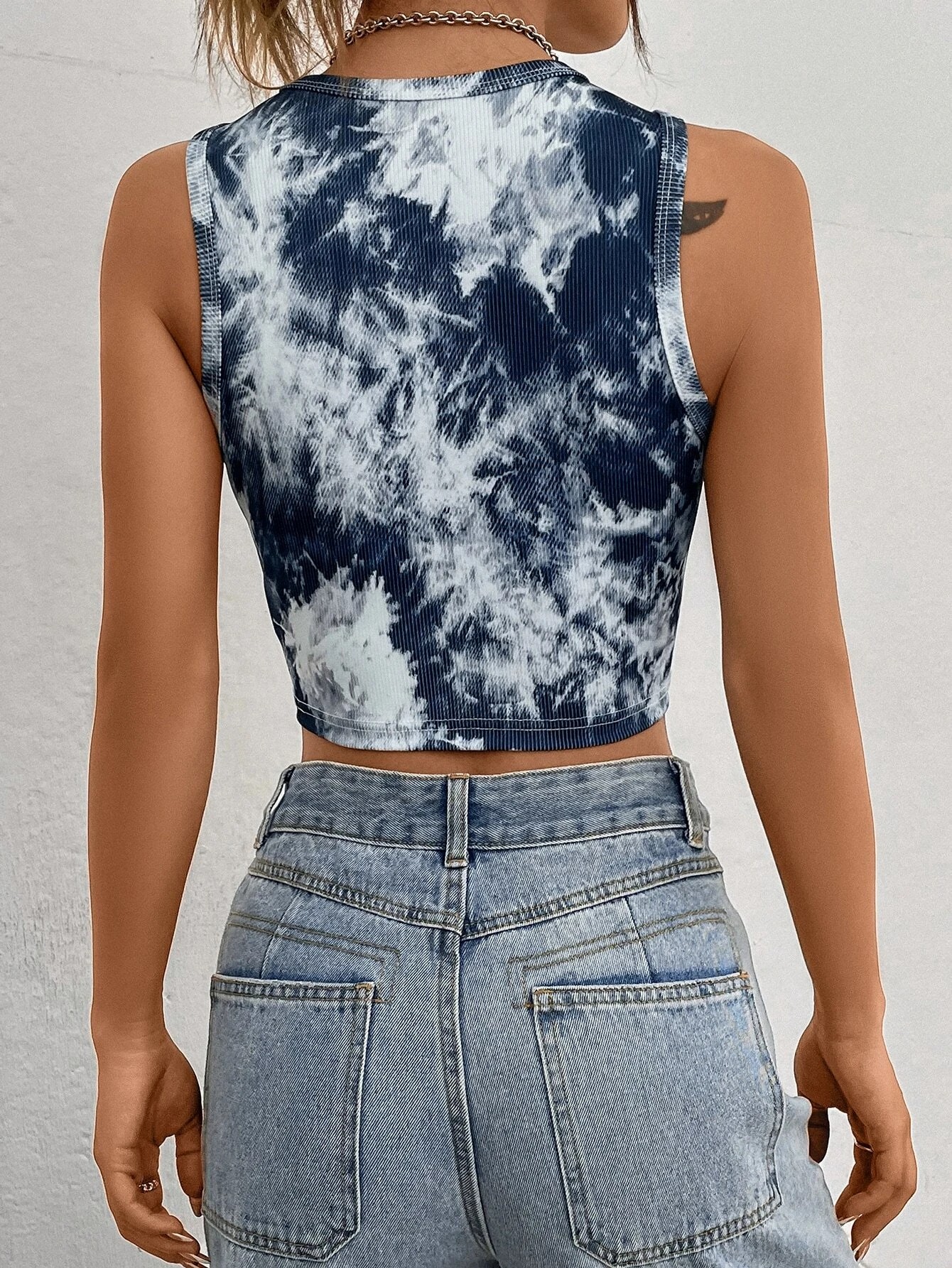 Canotte corte tie dye.