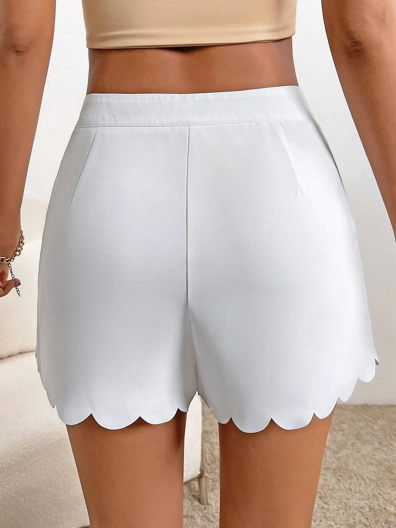 Shorts vita alta con orlo smerlato