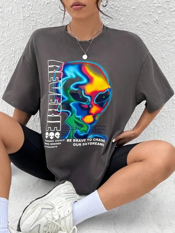 Maglietta EZwear spalla cadente grafica slogan alien