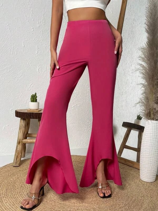 Pantaloni svasati vita alta orlo asimmetrico