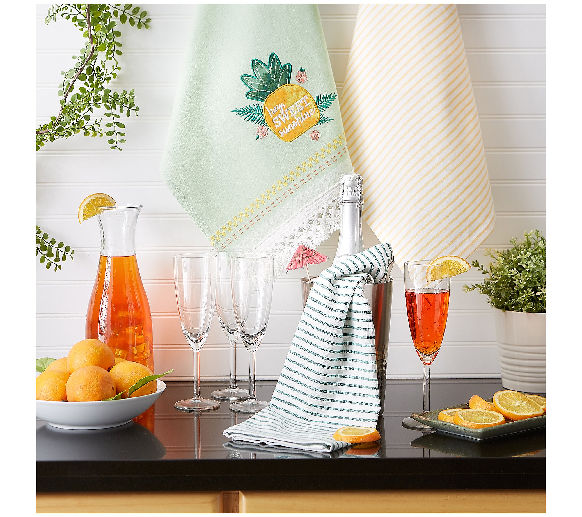 Design Imports Set of 3 Sweet Pineapple Kitchen Towels