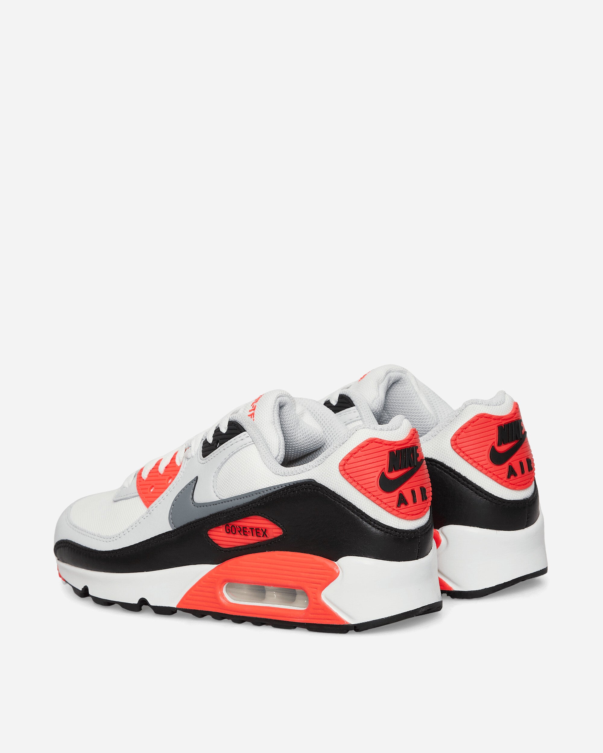 Air Max 90 GORE-TEX Sneakers Summit White / Bright Crimson / Black / Cool Grey