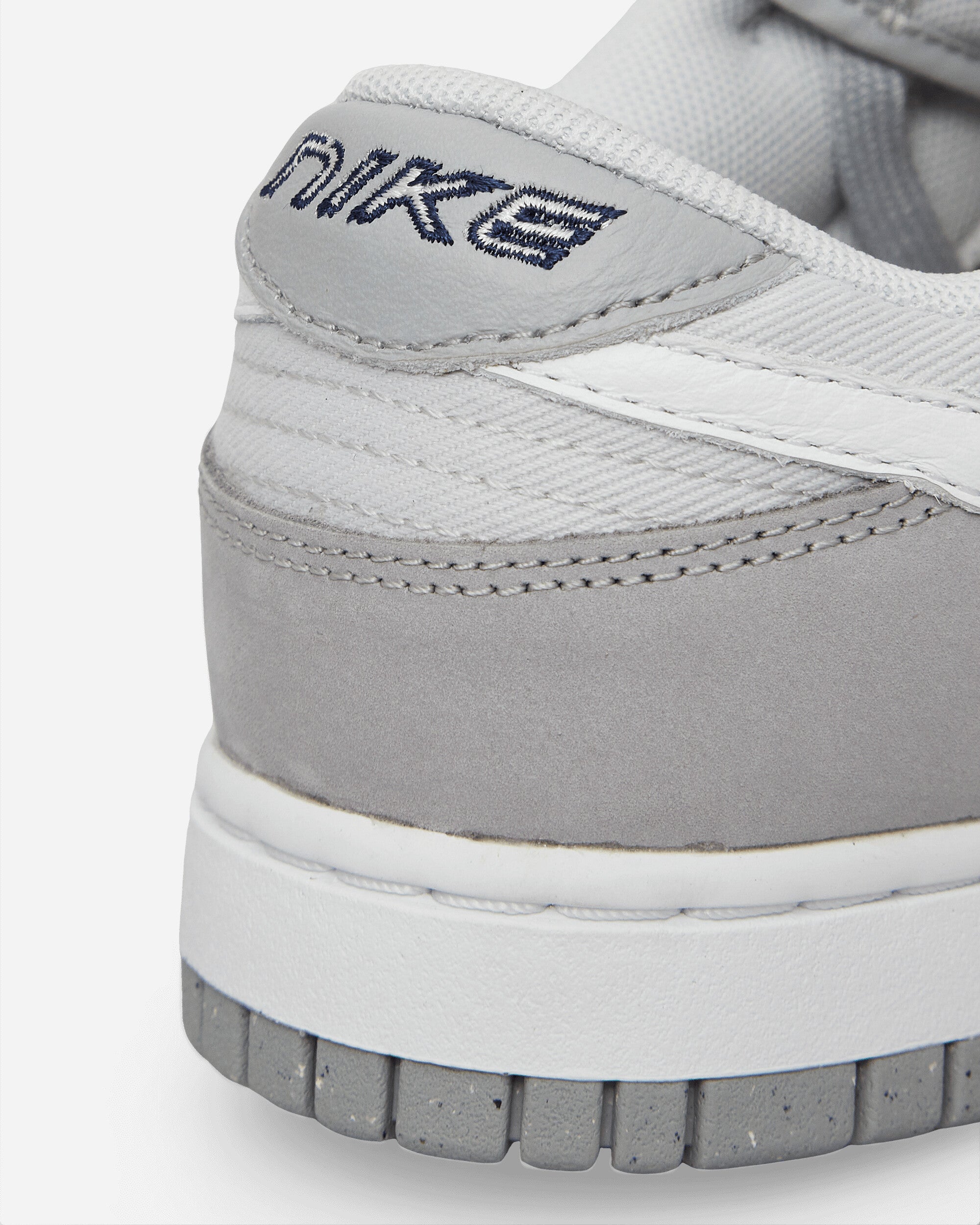 WMNS Dunk Low Retro Sneakers Light Smoke Grey / White