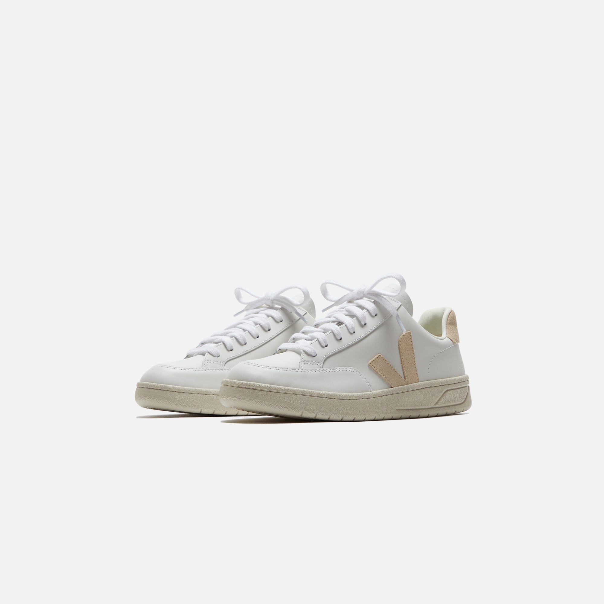 Veja V-12 Leather  - Extra White / Sable