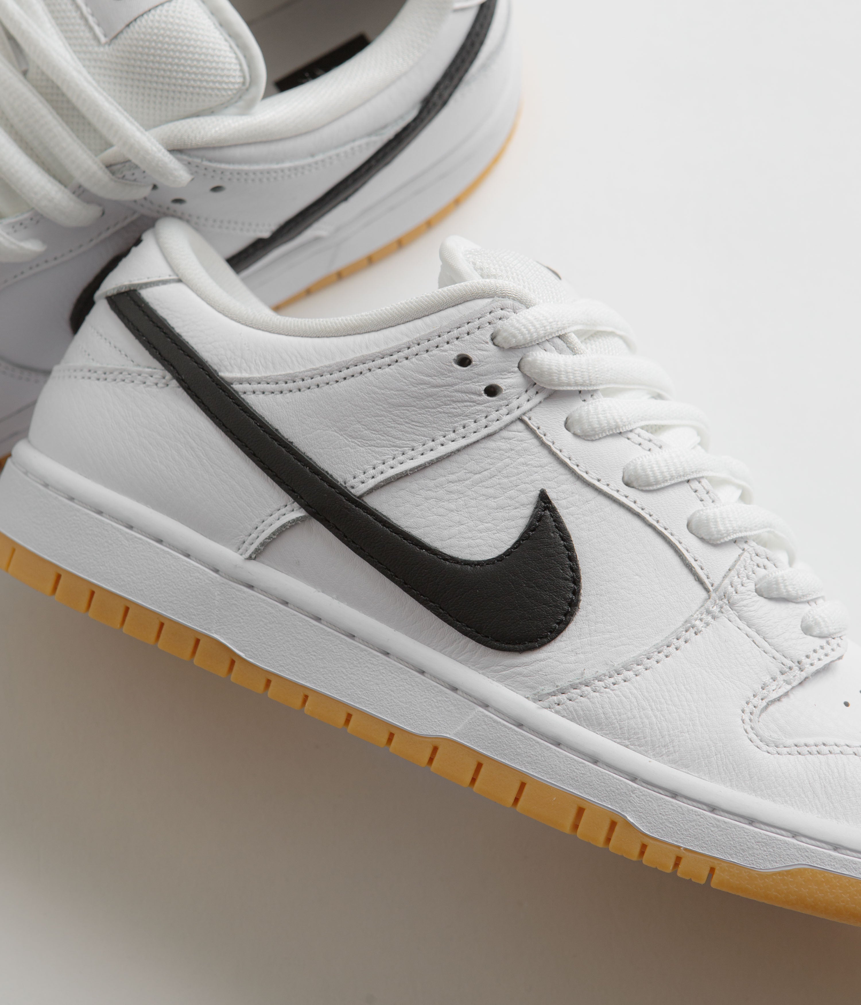 Nike SB Dunk Low Pro Shoes - White / Black - White - Gum Light Brown