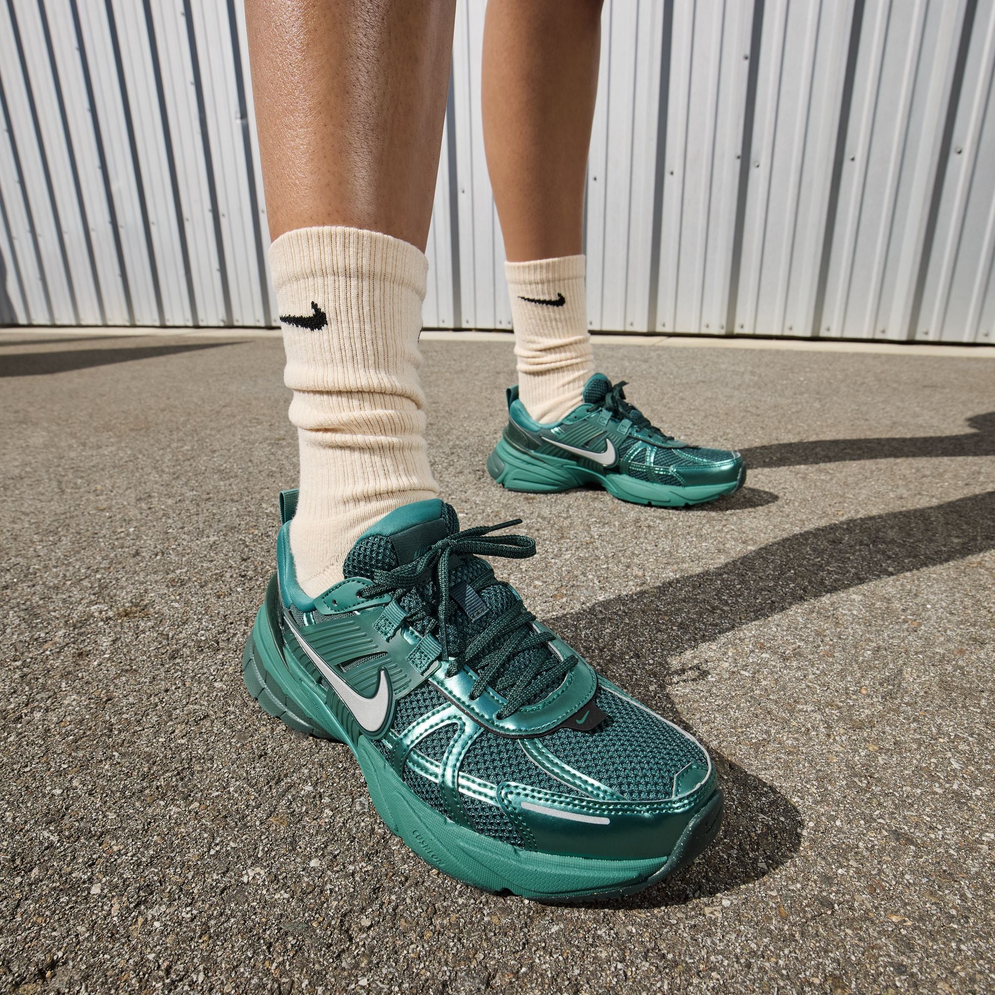 Nike V2K Run Biscoastal/Metallic Silver-Vintage Green HF5050-361