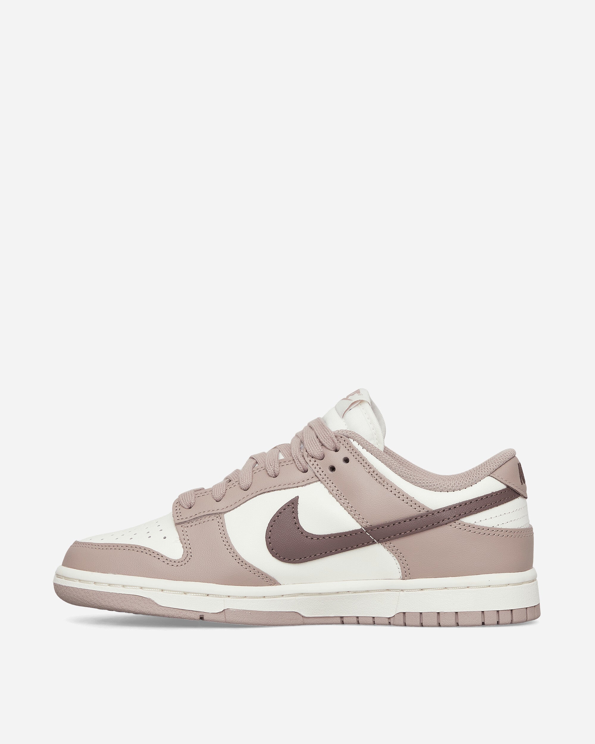 WMNS Dunk Low Retro Sneakers Sail / Plum Eclipse