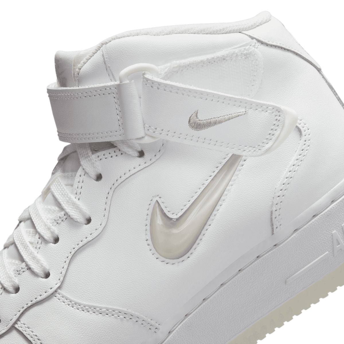 Air Force 1 Mid '07 Jewel 'Colour Of The Month Summit White'