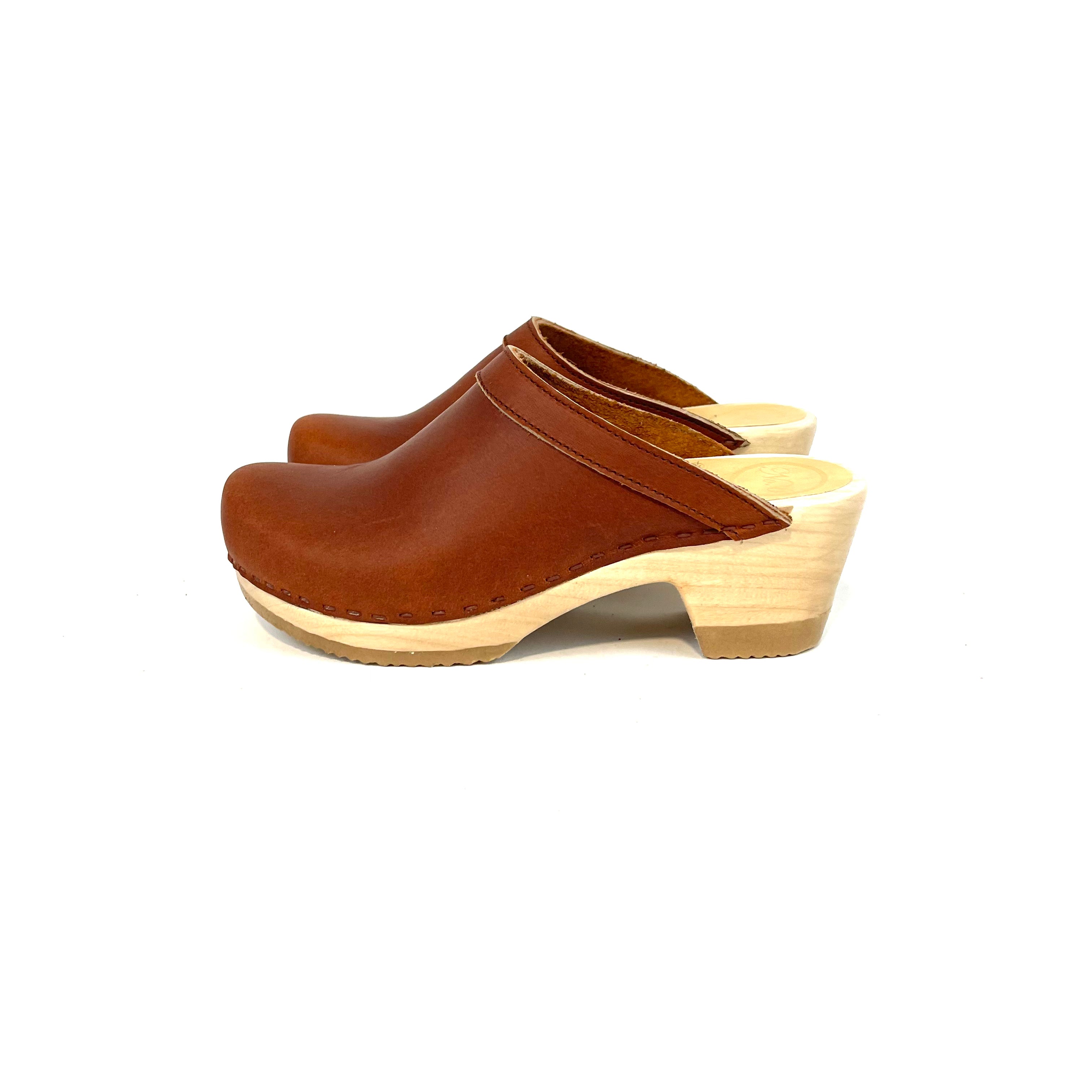 No 6 old hot sale school clog bourbon