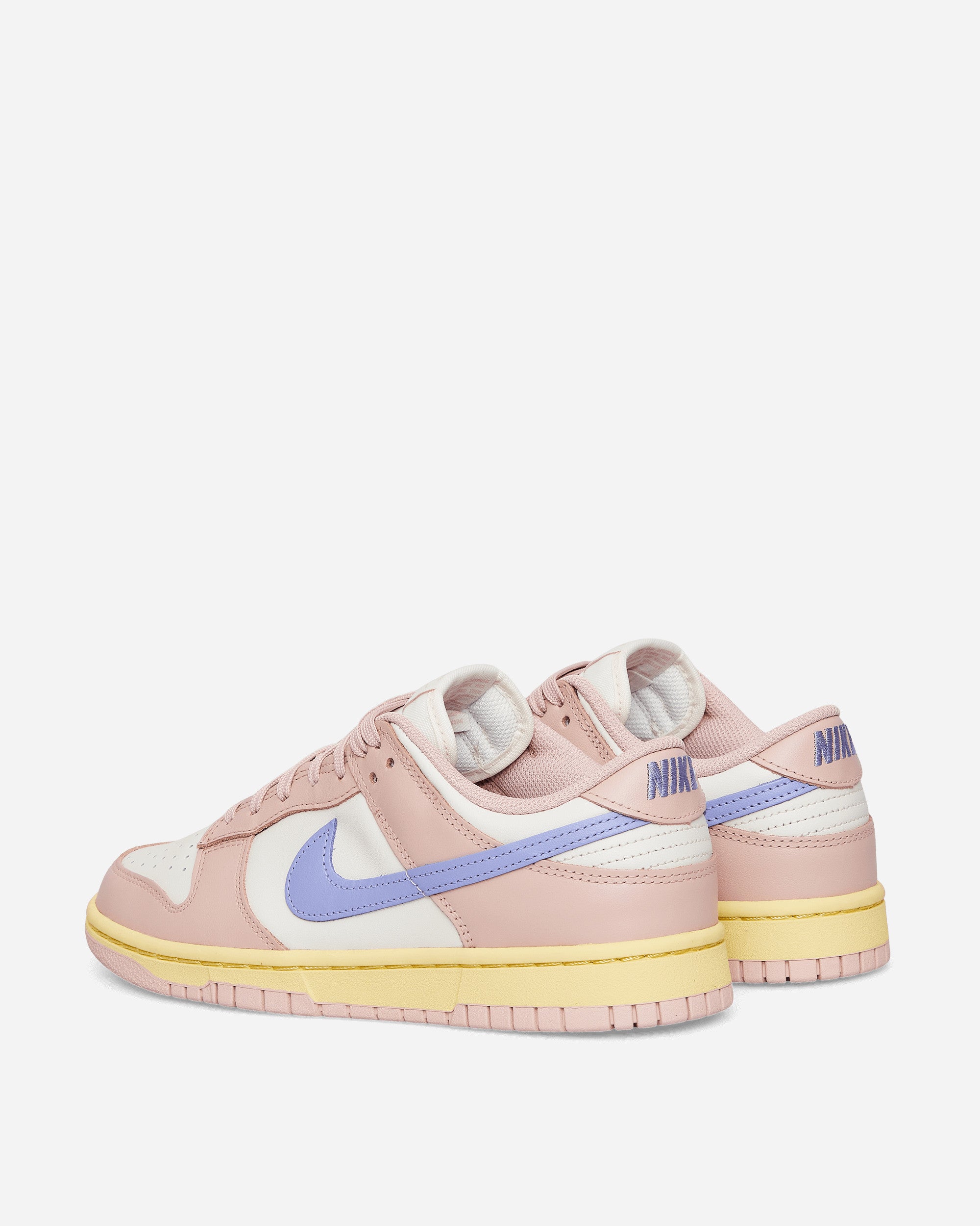 WMNS Dunk Low Sneakers Pink Oxford