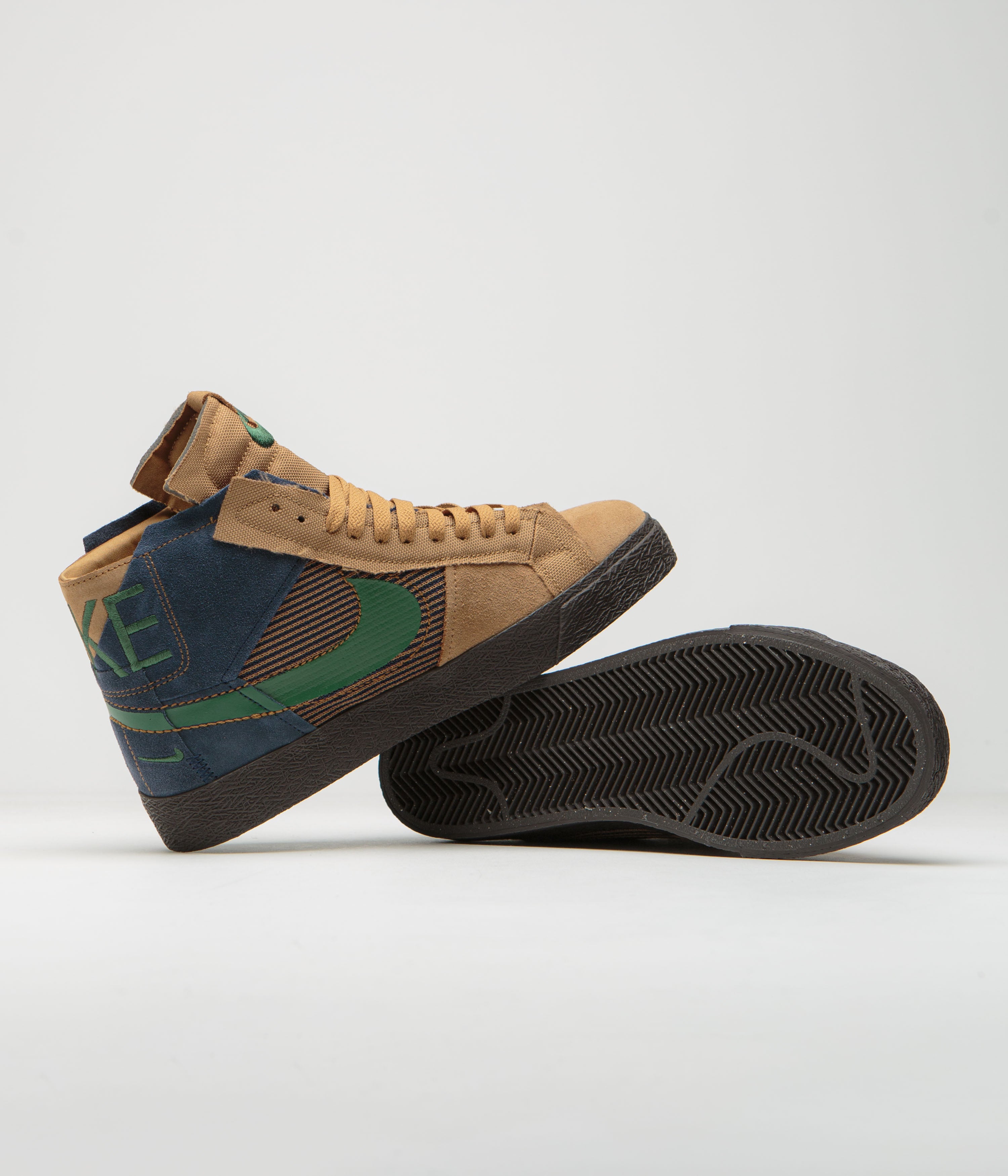 Nike SB Blazer Mid Premium Shoes - Legend Dark Brown / Fir - Obsidian