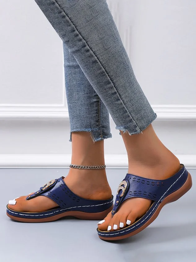 Metal Rhinestone Hollow PU Leather Casual Flip-flops