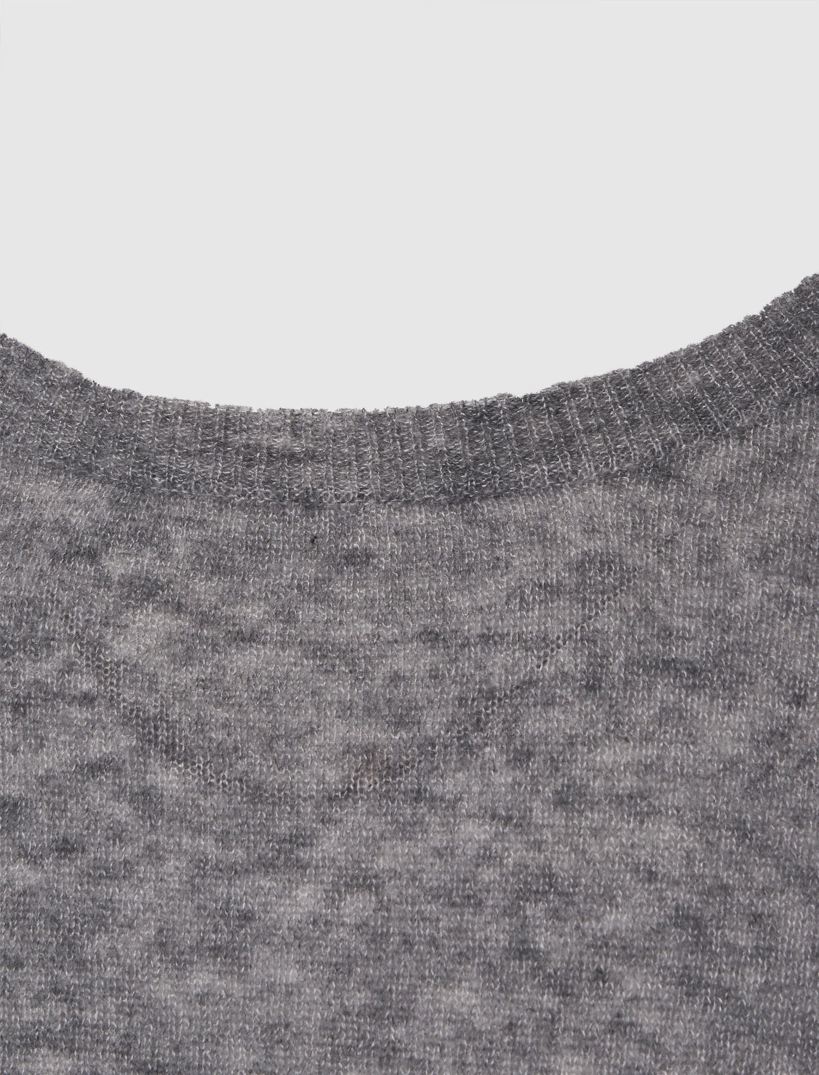 ROUND NECK PULLOVER