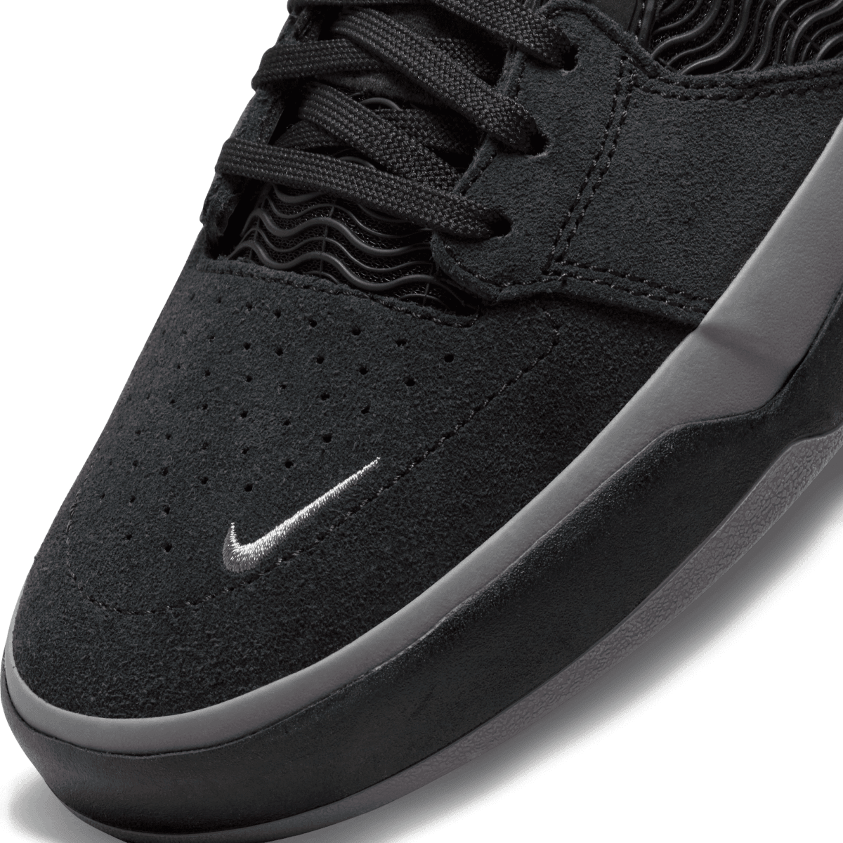 SB Ishod Wair 'Black'