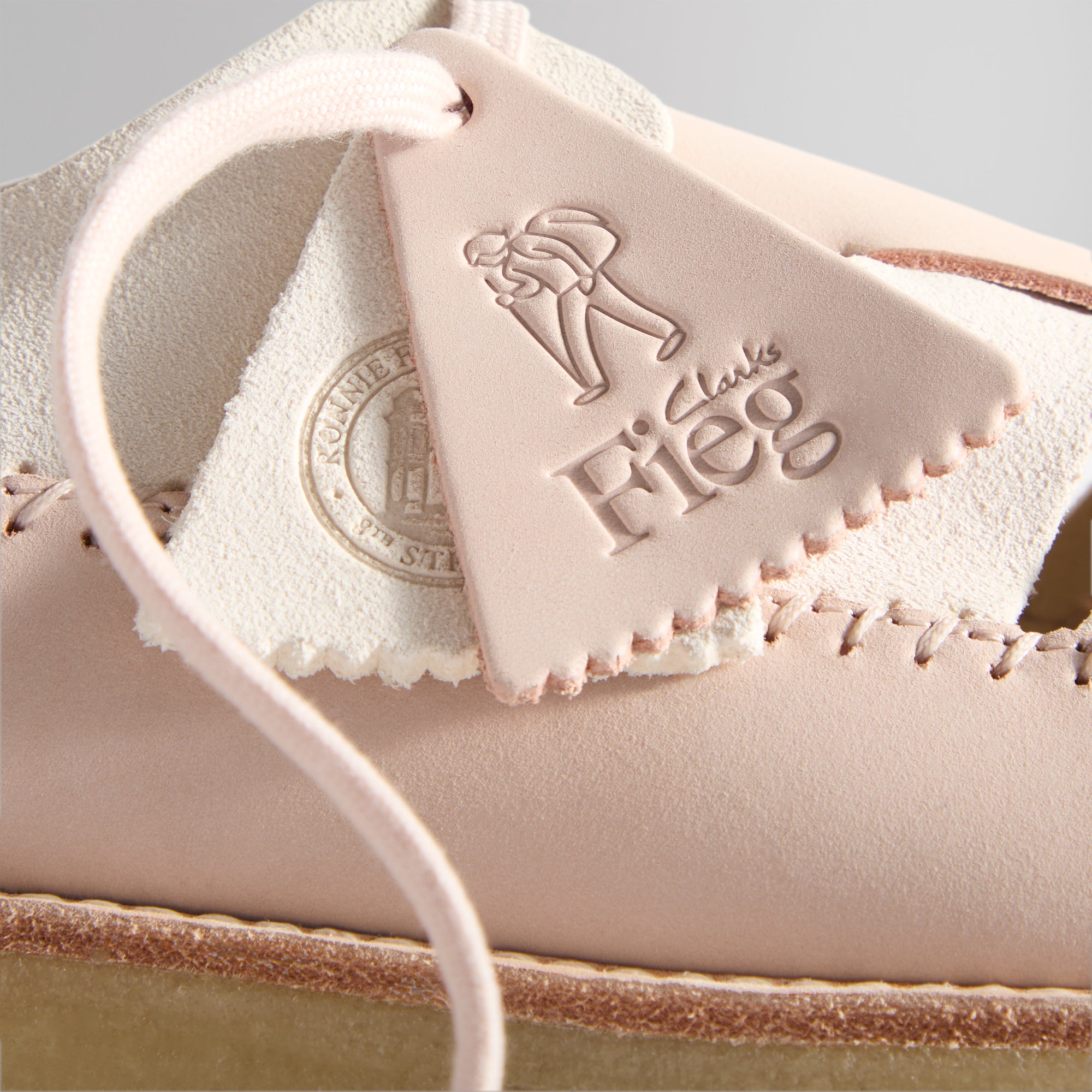 8th St by Ronnie Fieg for Clarks Originals Ridgevale - Light Pink