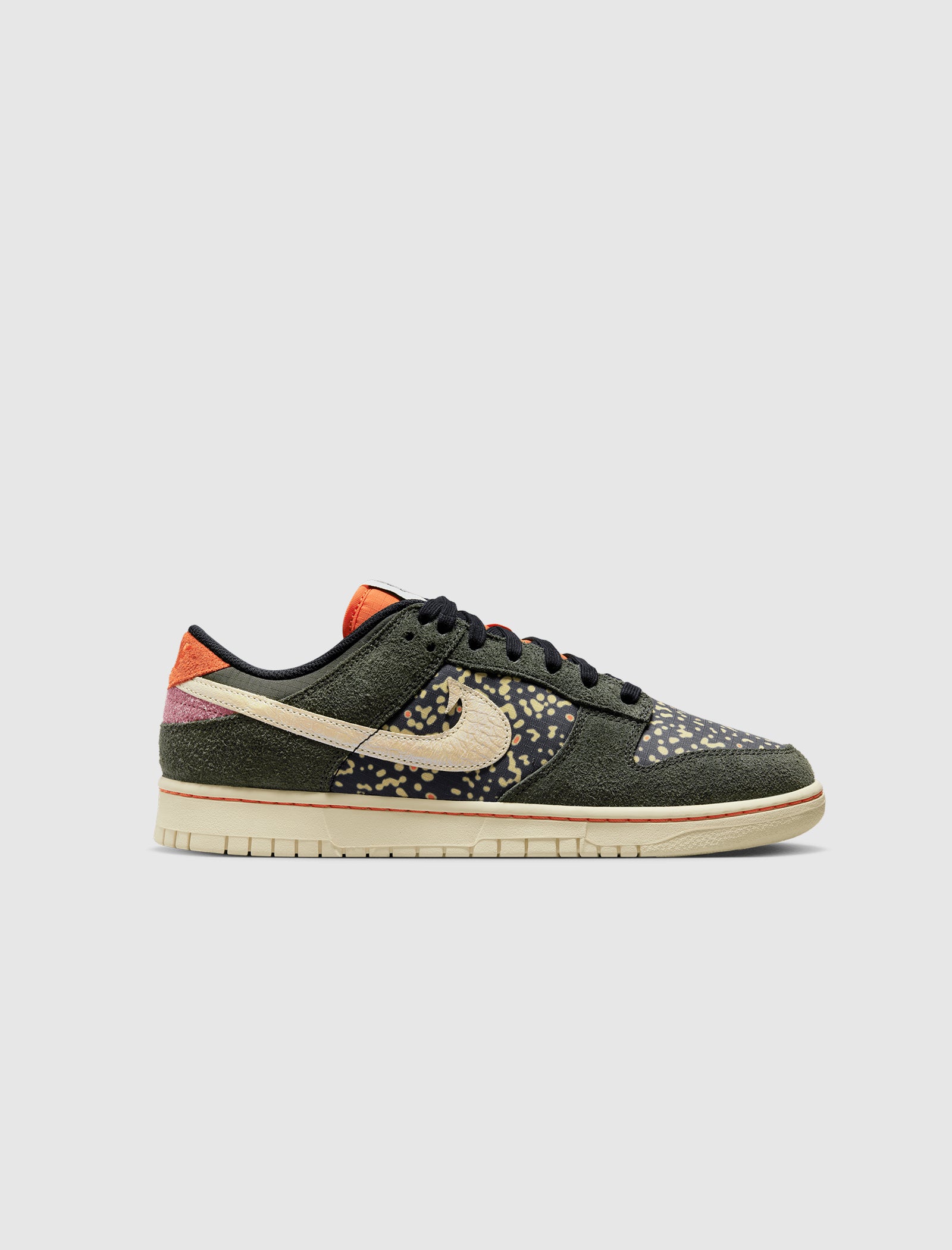 DUNK LOW RETRO SE 