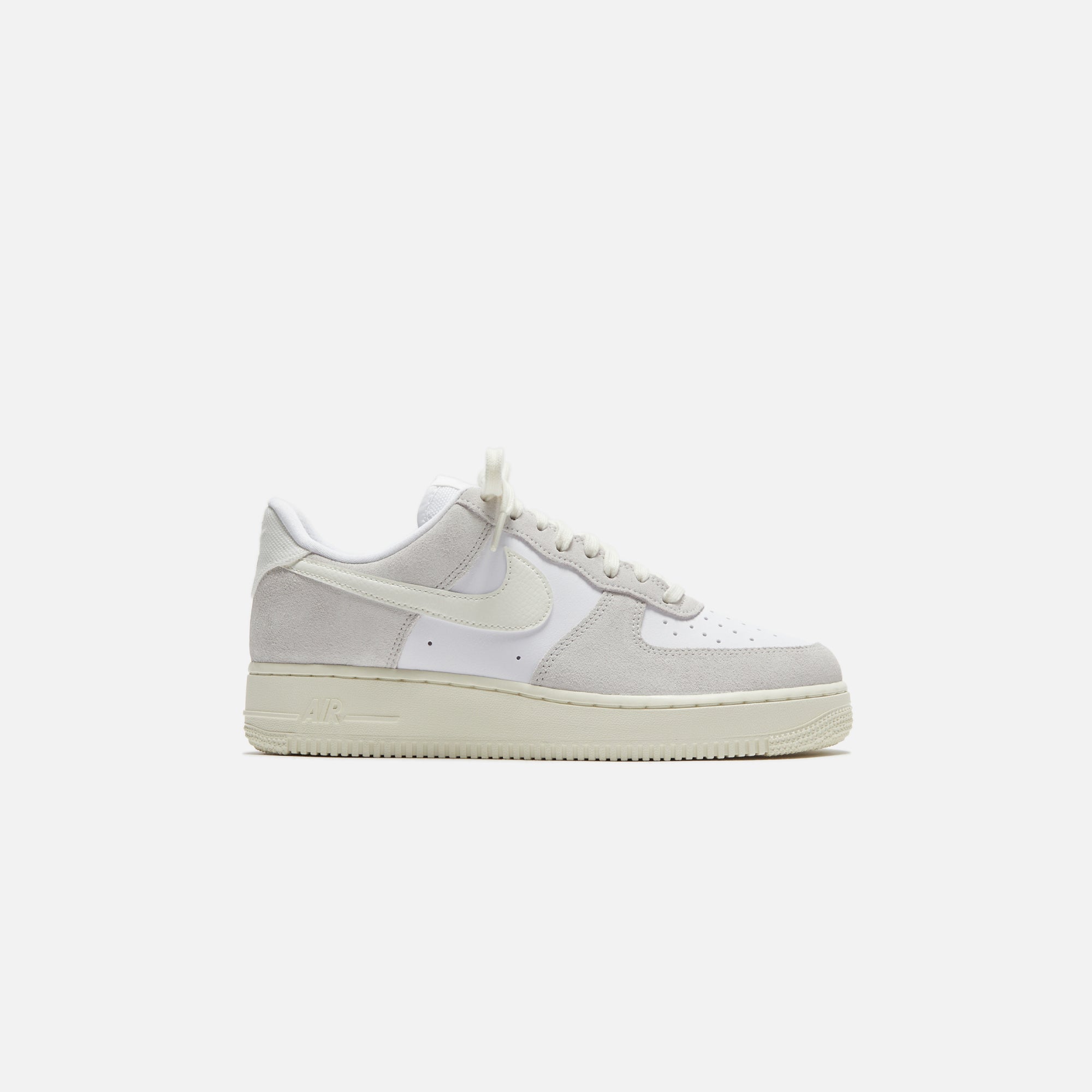 Nike Air Force 1 LV8 - White / Sail / Platinum Tint