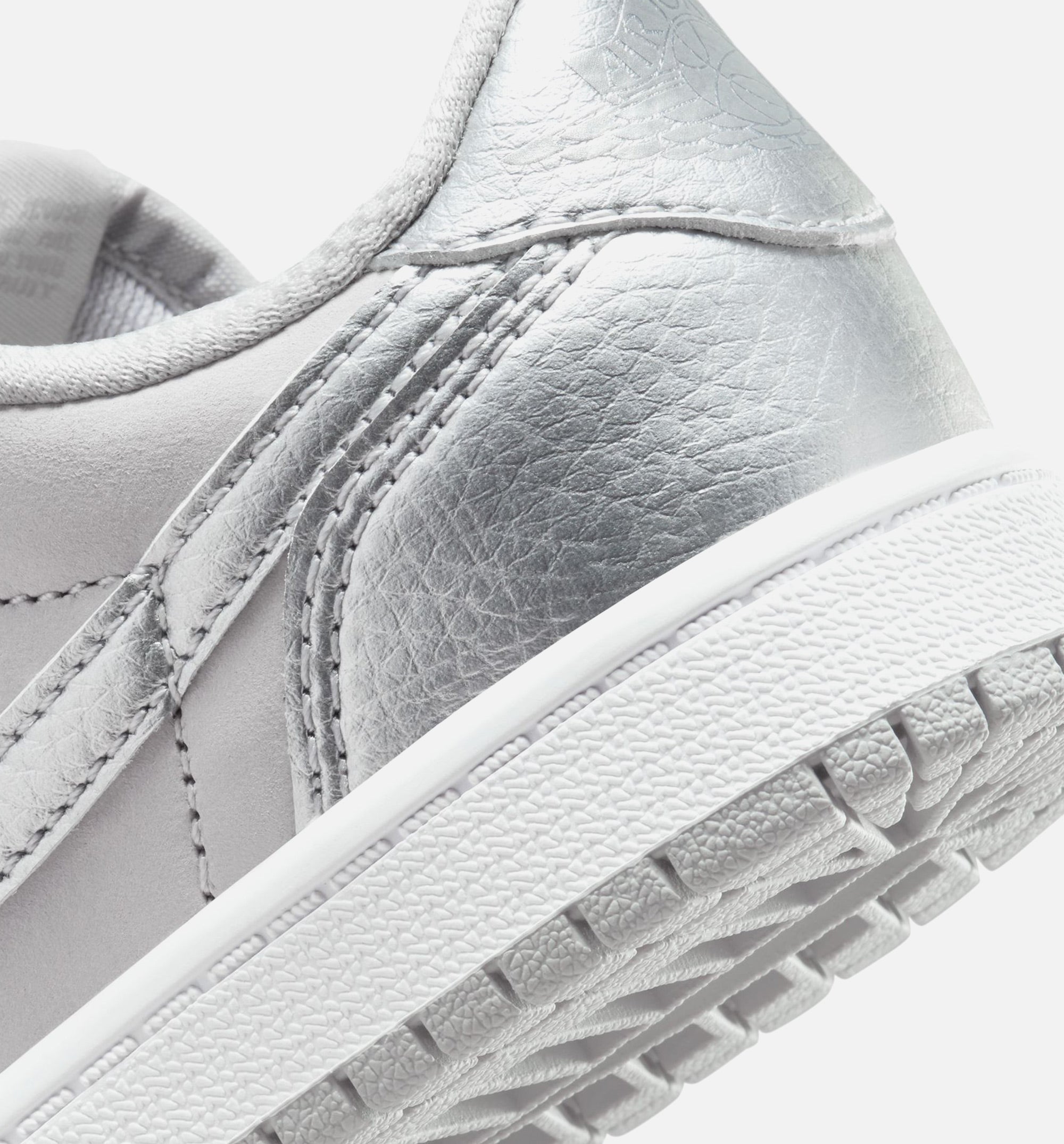 Air Jordan 1 Retro Low OG Silver Preschool Lifestyle Shoe - Neutral Grey/Metallic Silver/White