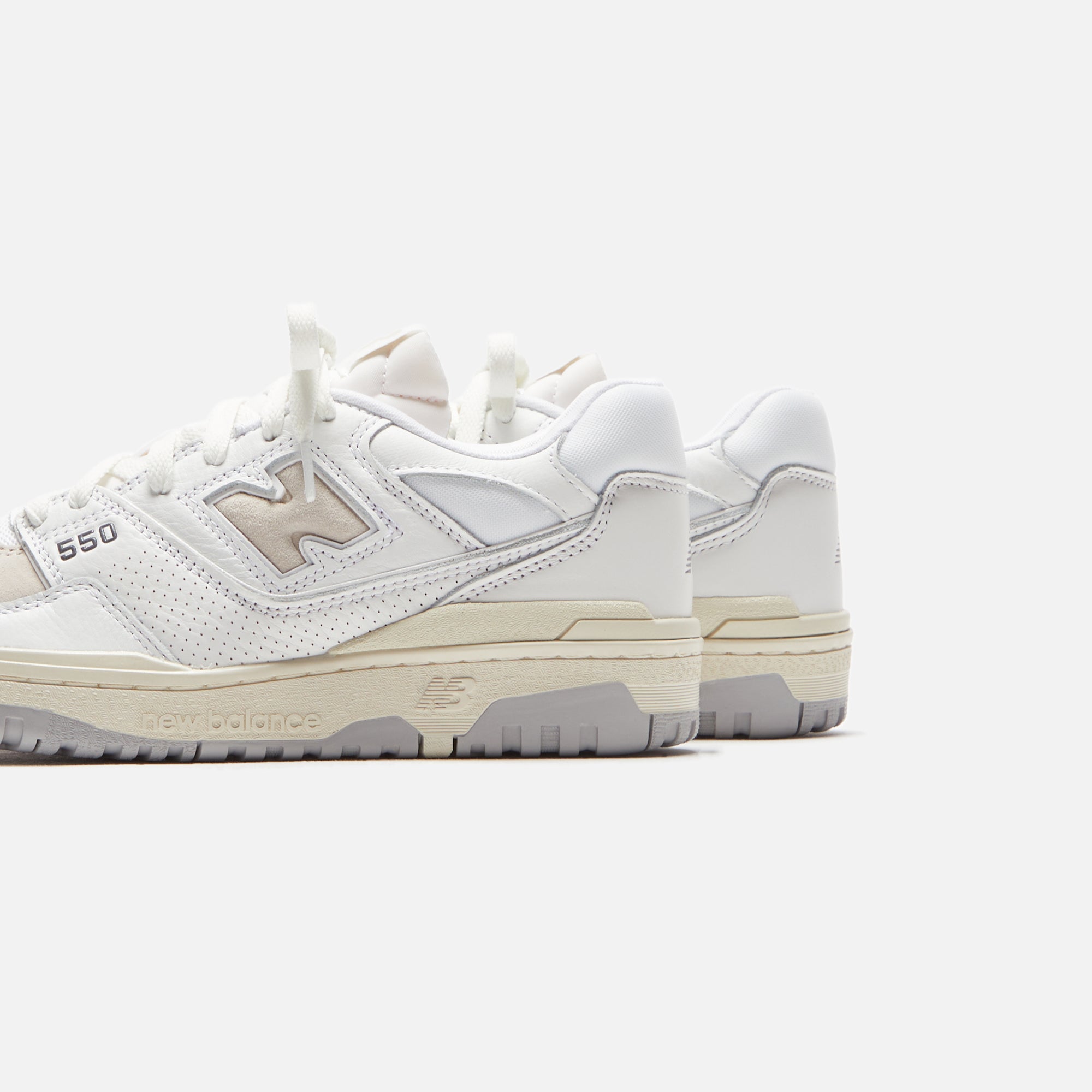 New Balance 550 - White / Timberwolf / Raincloud