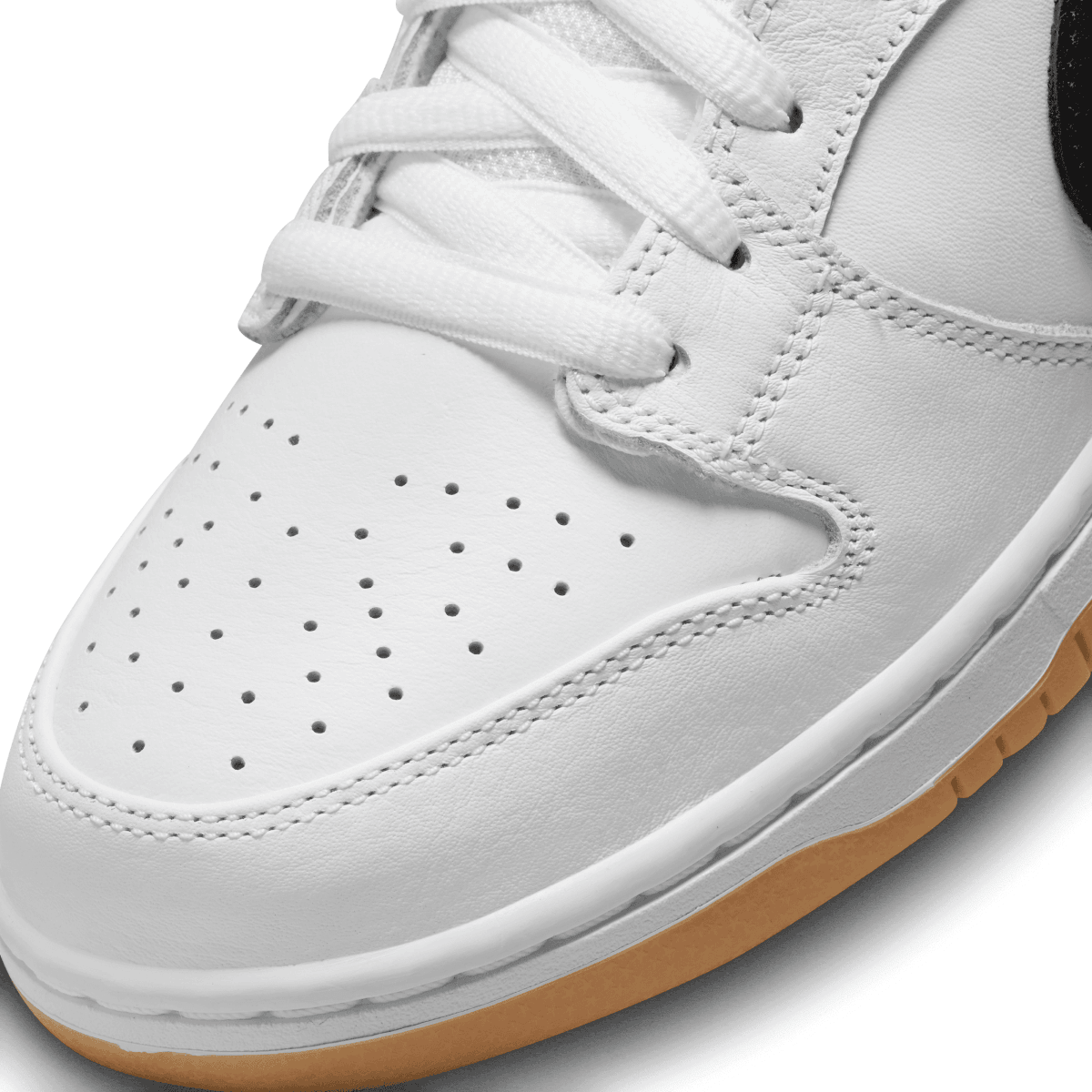 SB Dunk Low Pro 'White Black Gum'