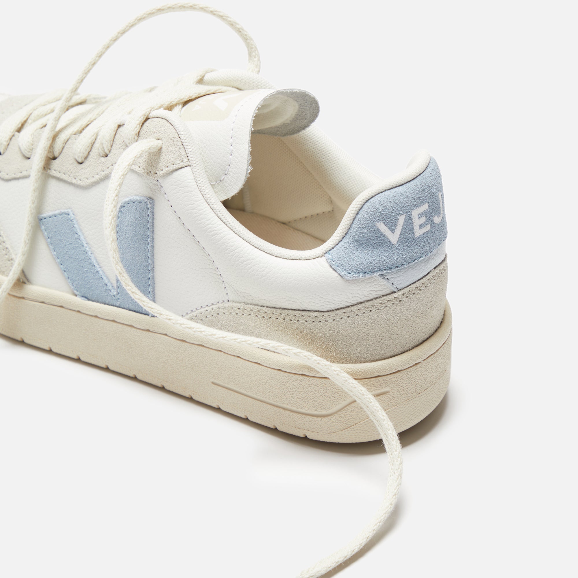 Veja WMNS V-90 - Extra White / Steel