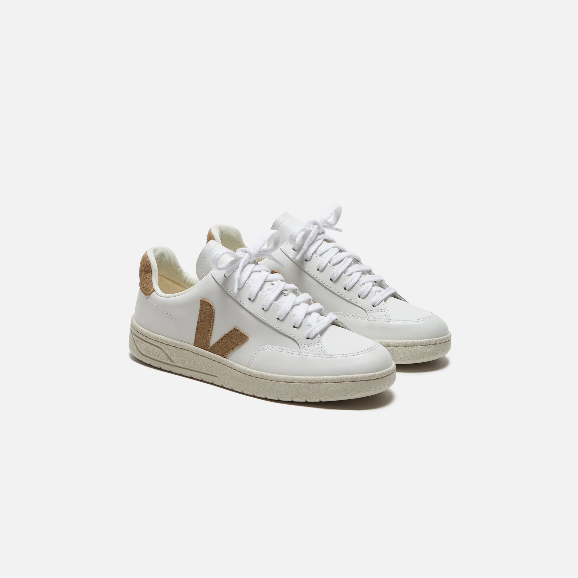 Veja V-12 Leather - Extra White / Dune