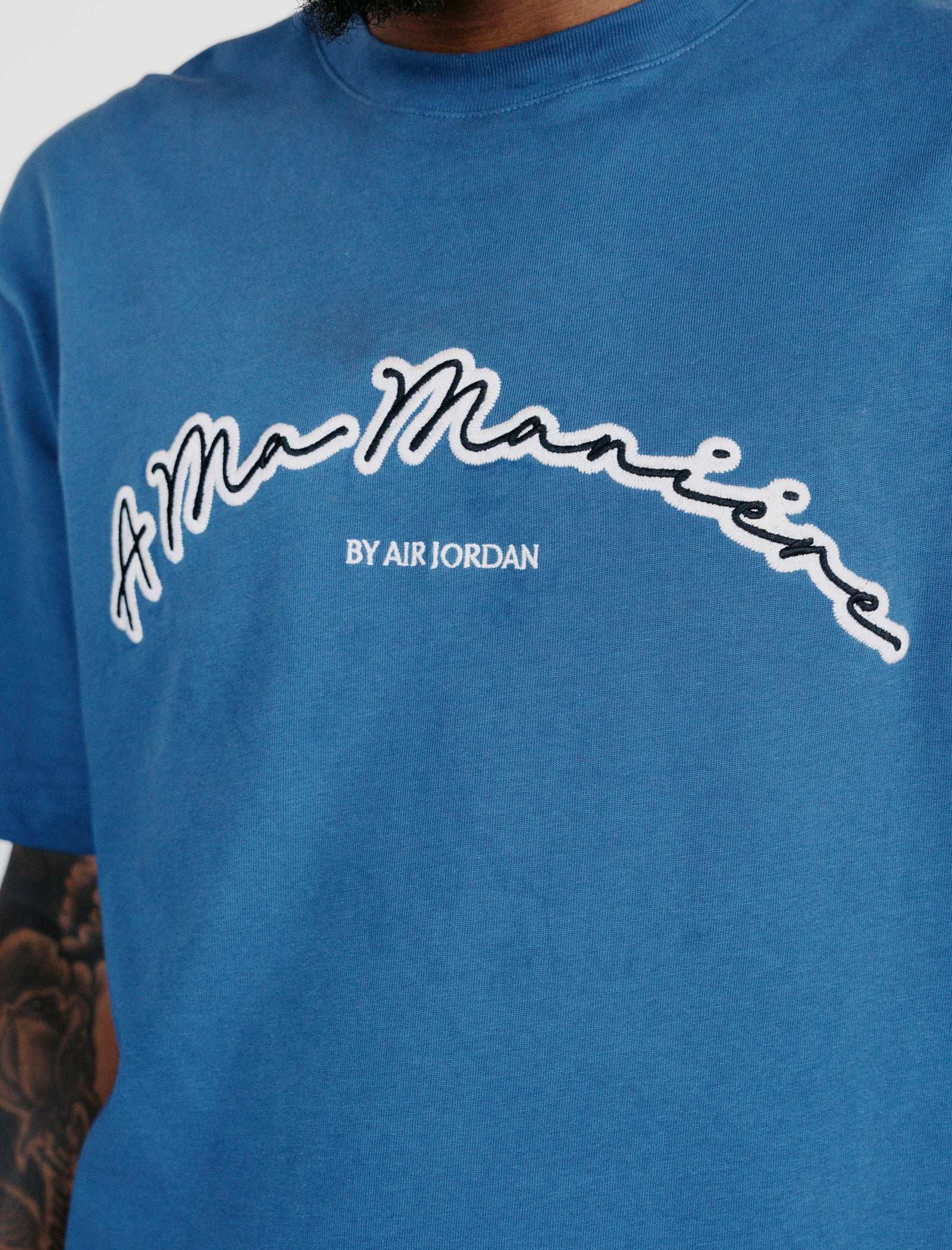 A MA MANIÉRE SHORT SLEEVE T-SHIRT