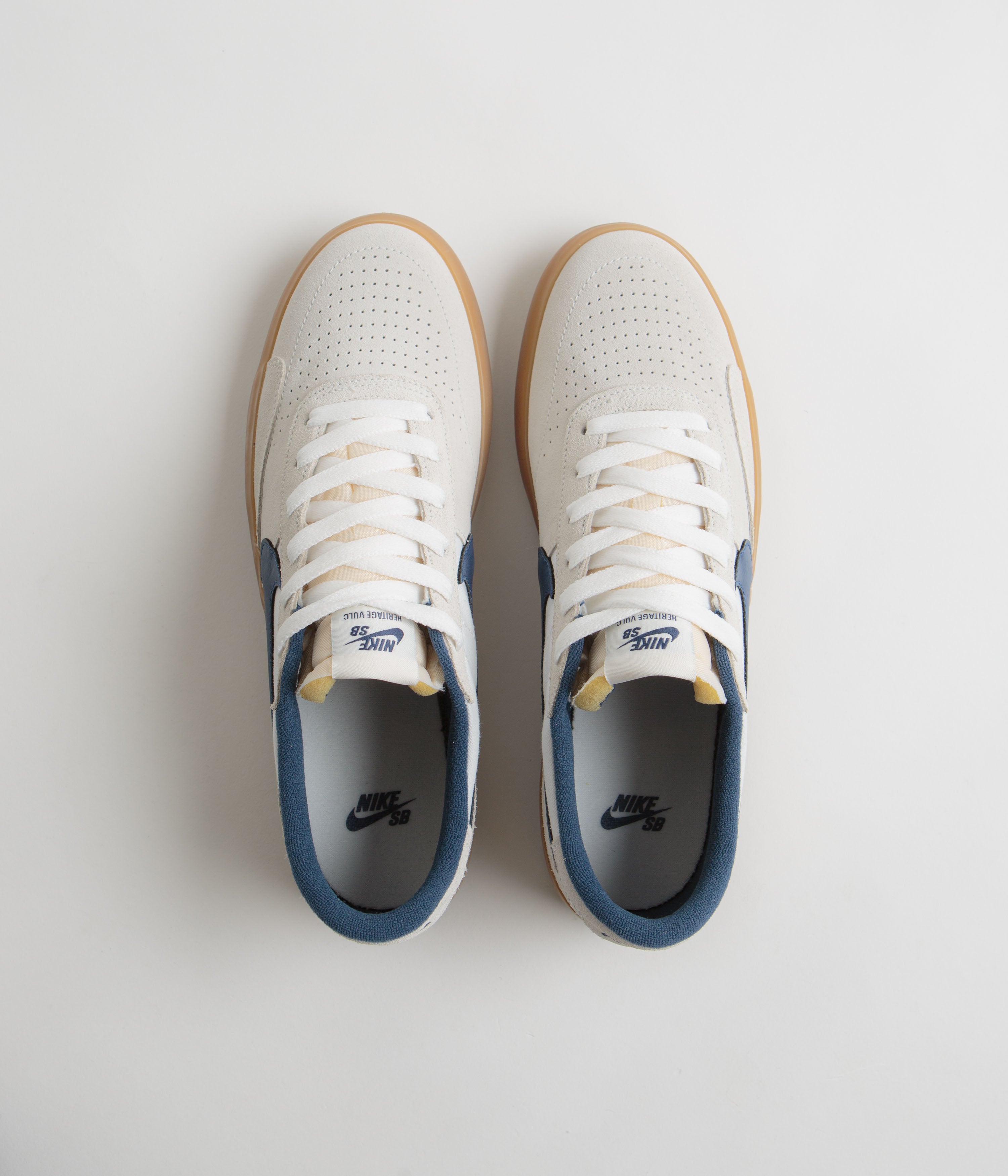 Nike SB Heritage Vulc Shoes - Summit White / Navy - White - Gum Light Brown