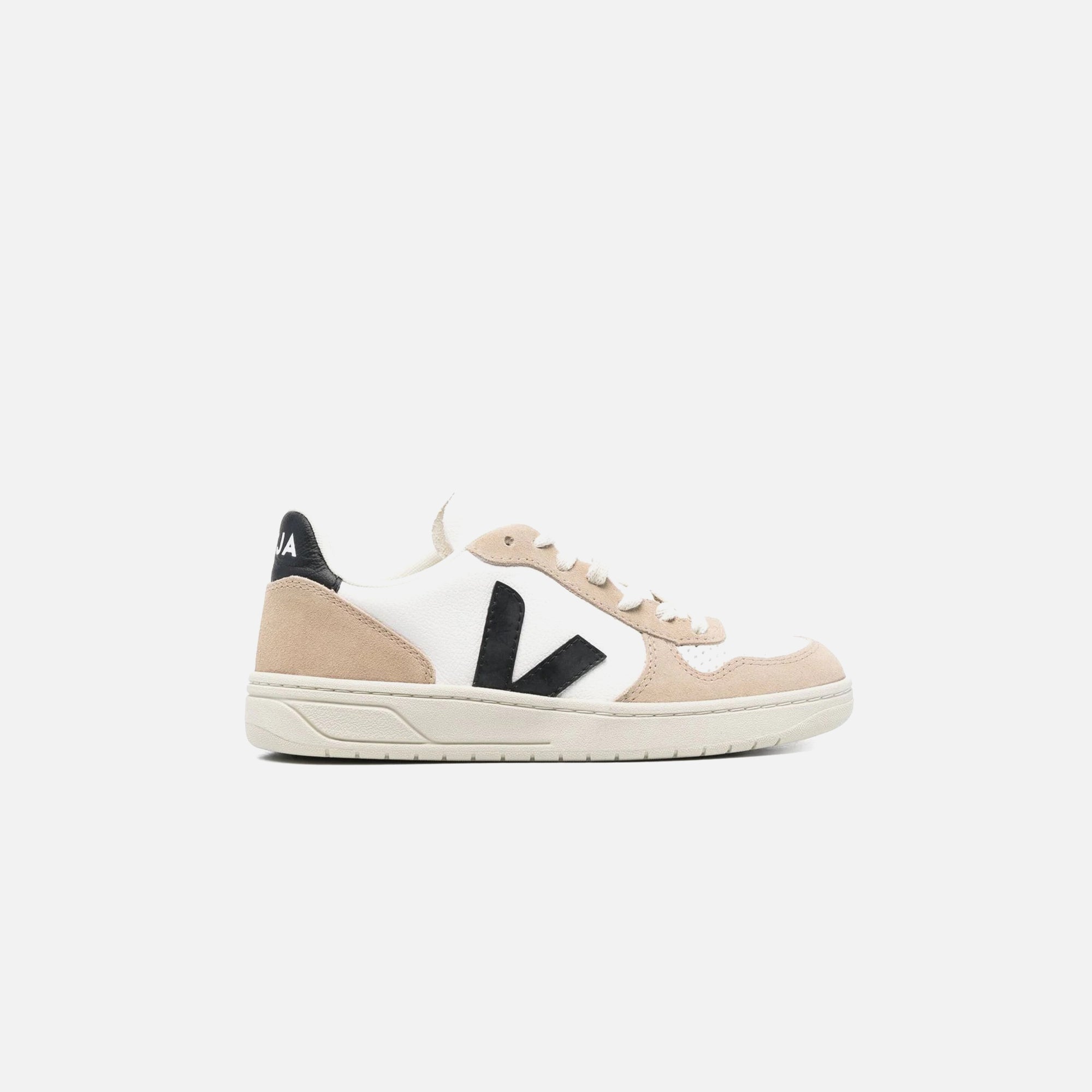 Veja V-10 - Extra White / Black / Sahara