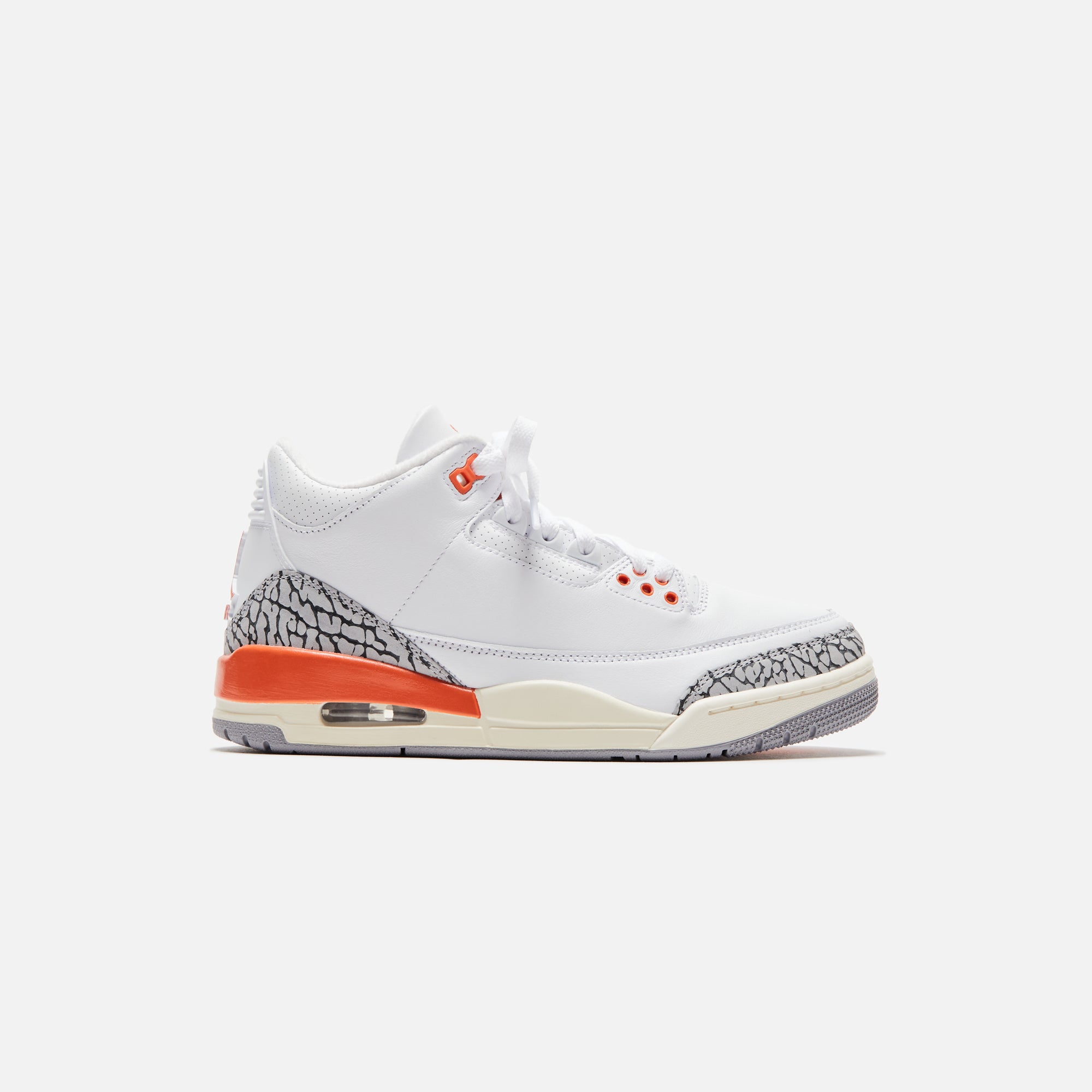 Nike WMNS Air Jordan 3 Retro - White / Sail / Cement Grey / Cosmic Clay