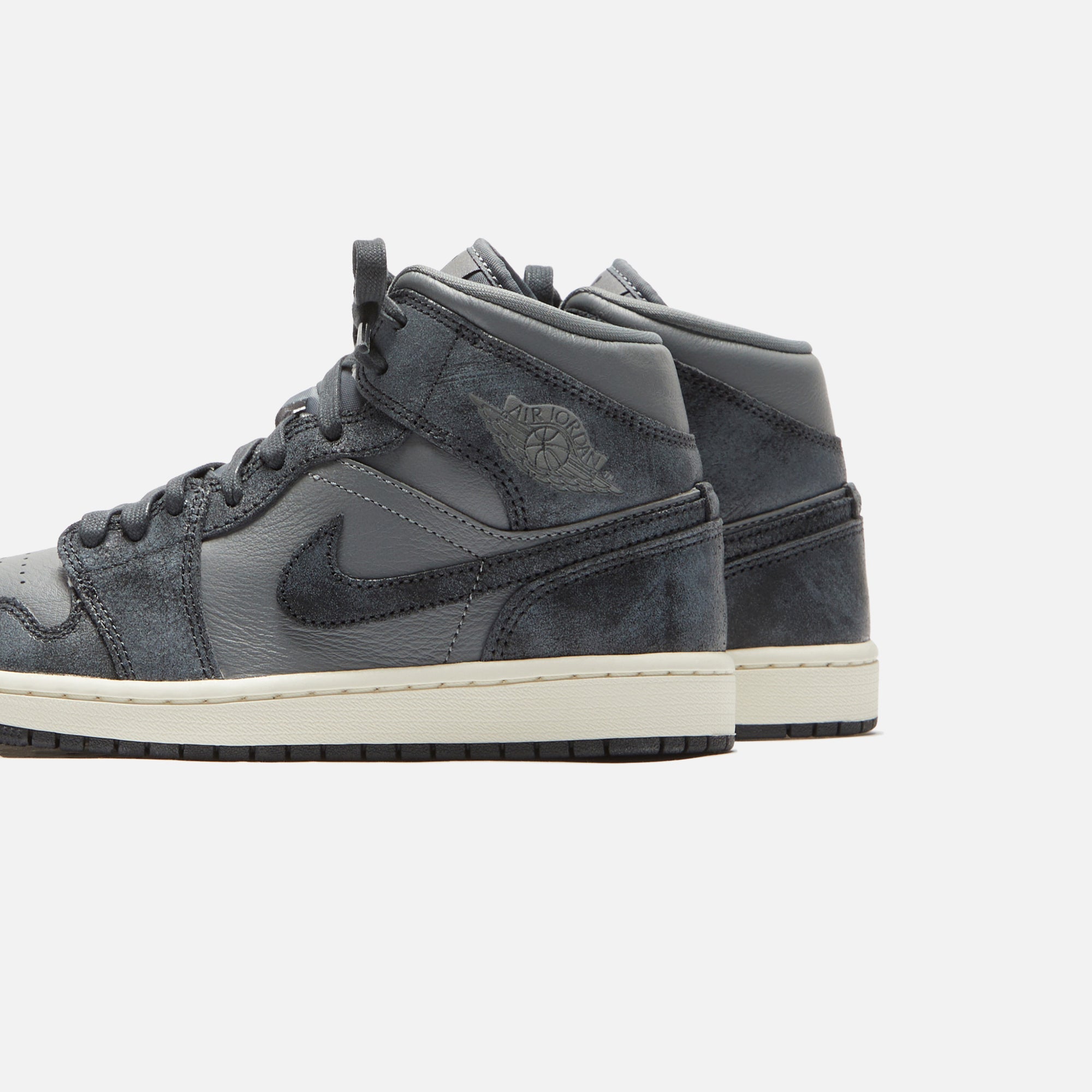 Nike WMNS Air Jordan 1 Mid SE - Smoke Grey / Off Noir / Sail