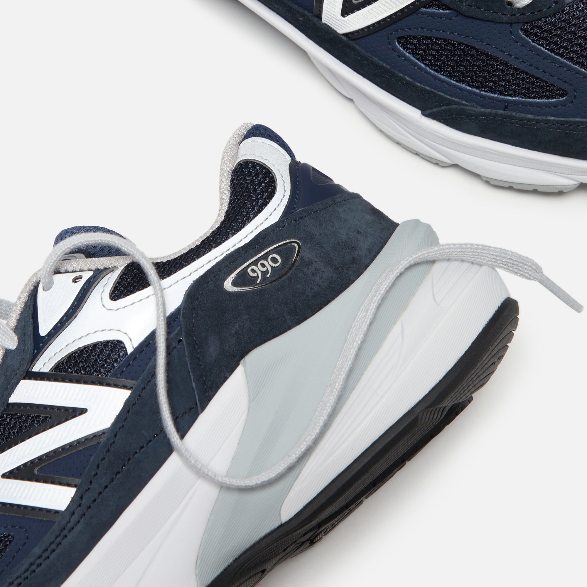 New Balance Made in USA 990v6 - Navy / White