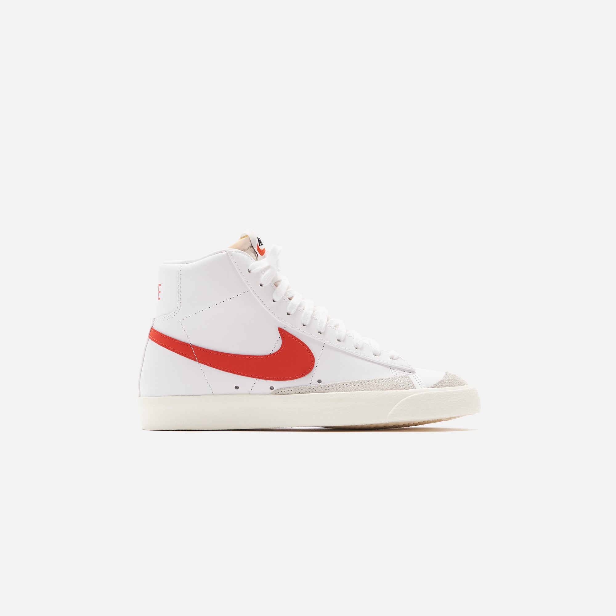 Nike WMNS Blazer Mid '77 - White / Habanero Red / Sail