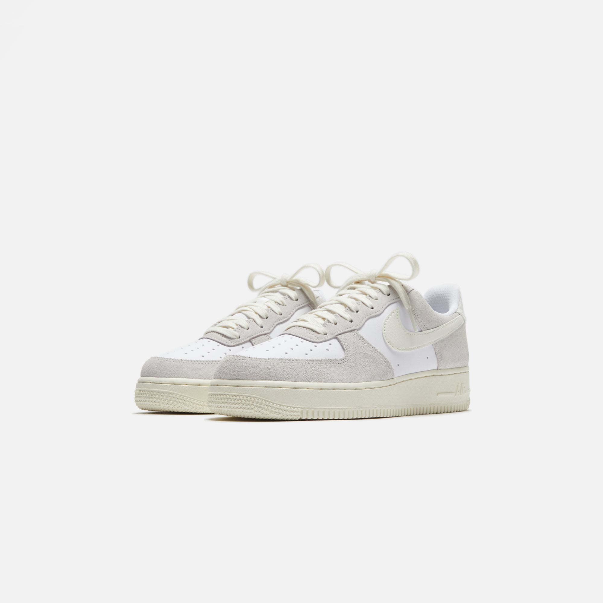 Nike Air Force 1 LV8 - White / Sail / Platinum Tint