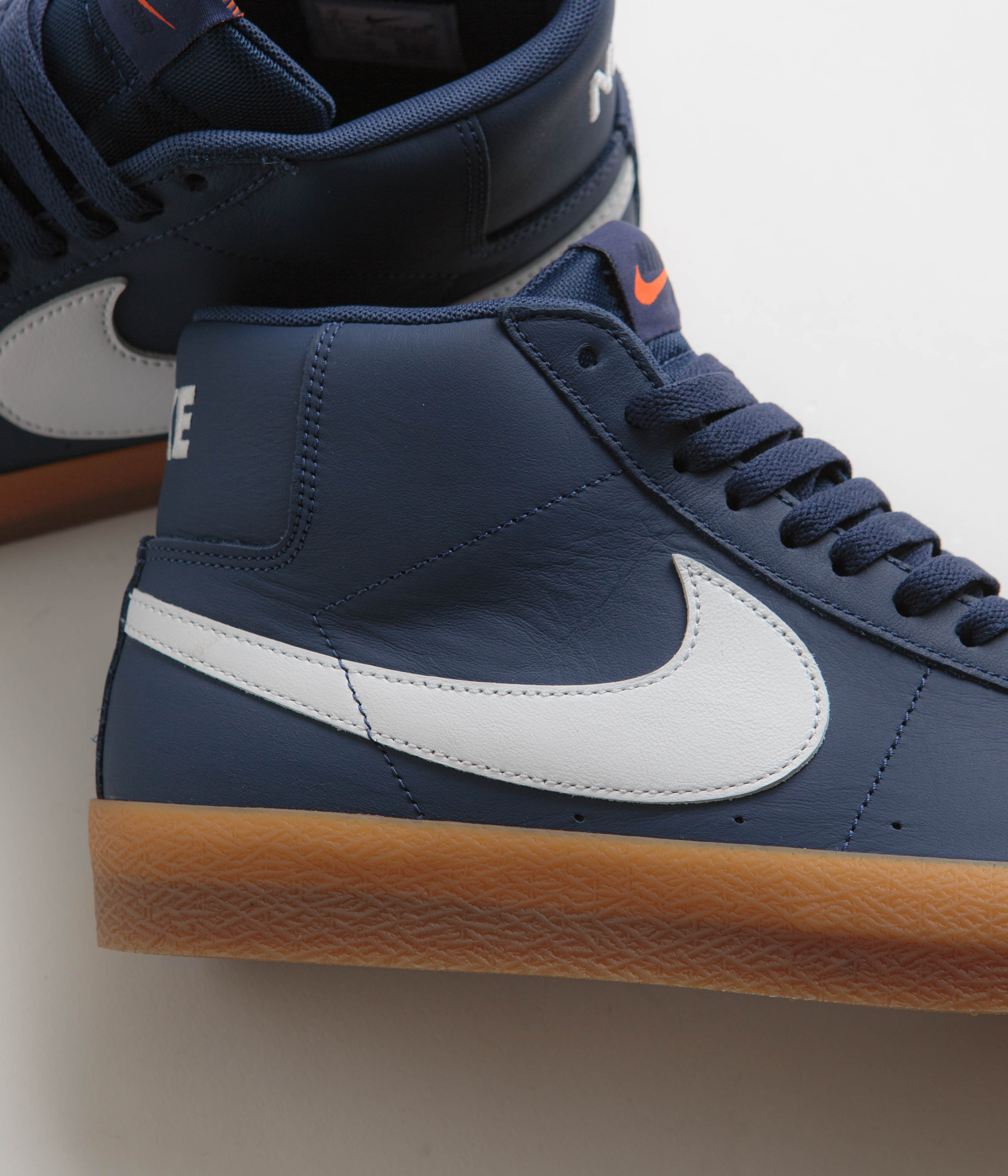 Nike SB Orange Label Blazer Mid Shoes - Navy / White - Navy - Gum Light Brown