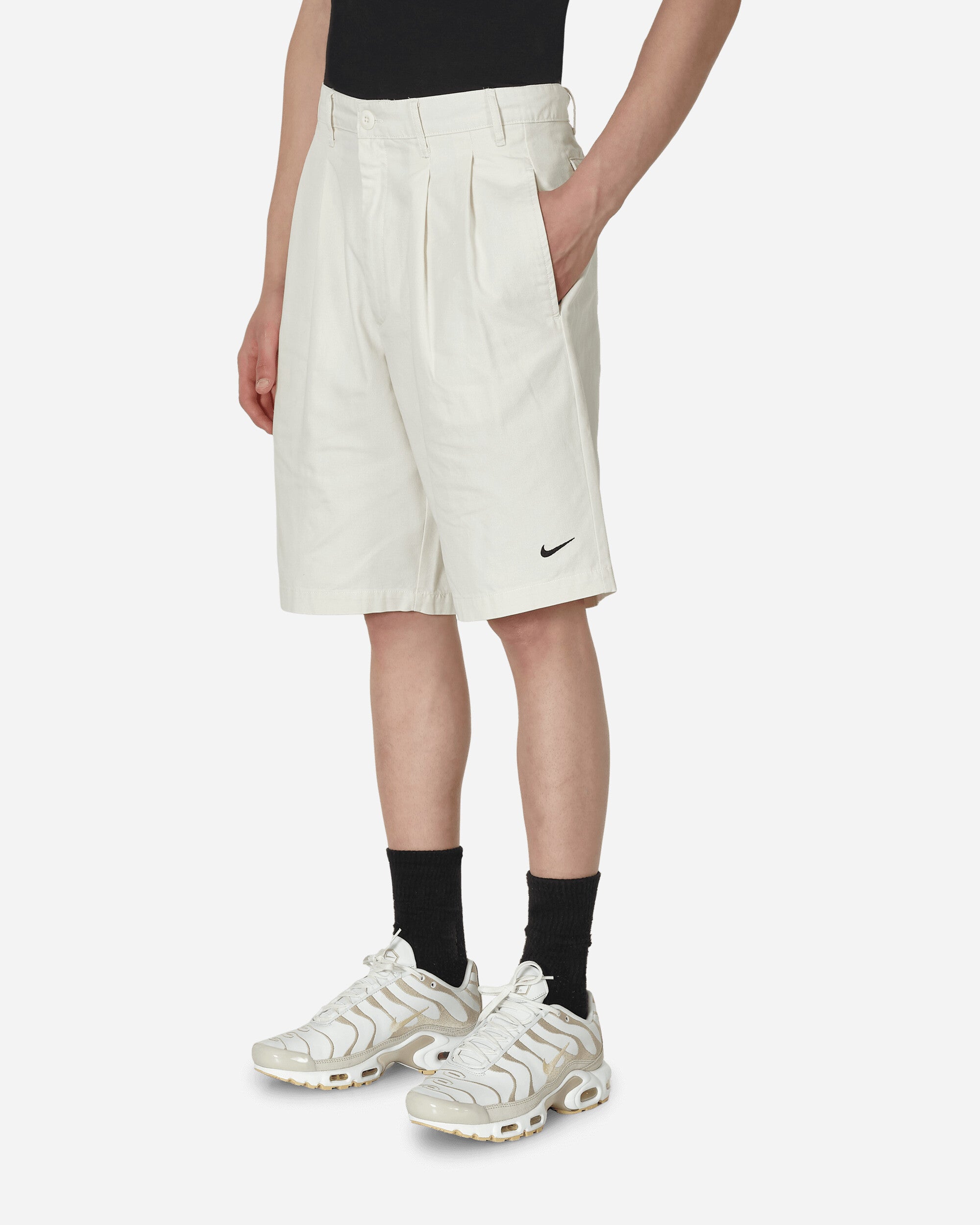 Pleated Chino Shorts Phantom