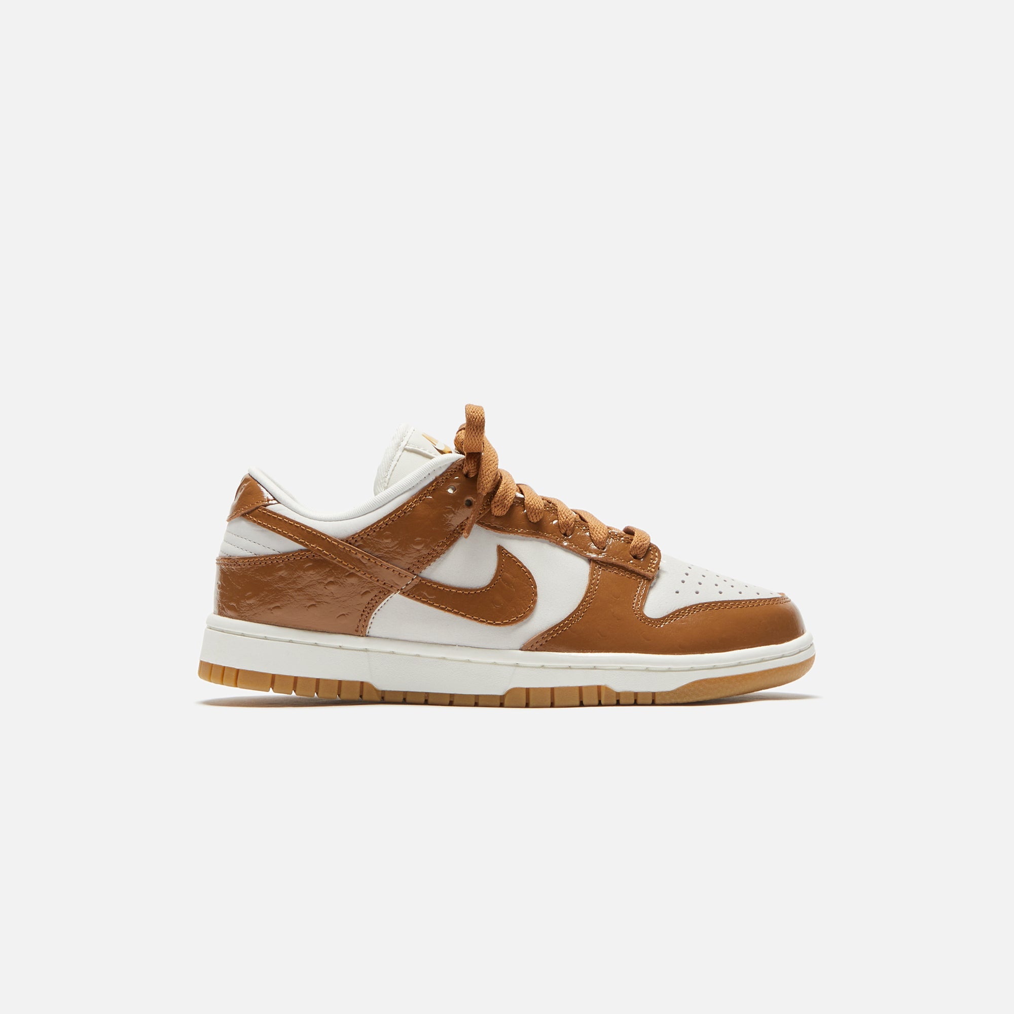 Nike WMNS Dunk Low LX - Phantom / Ale Brown / Sail / Metallic Gold