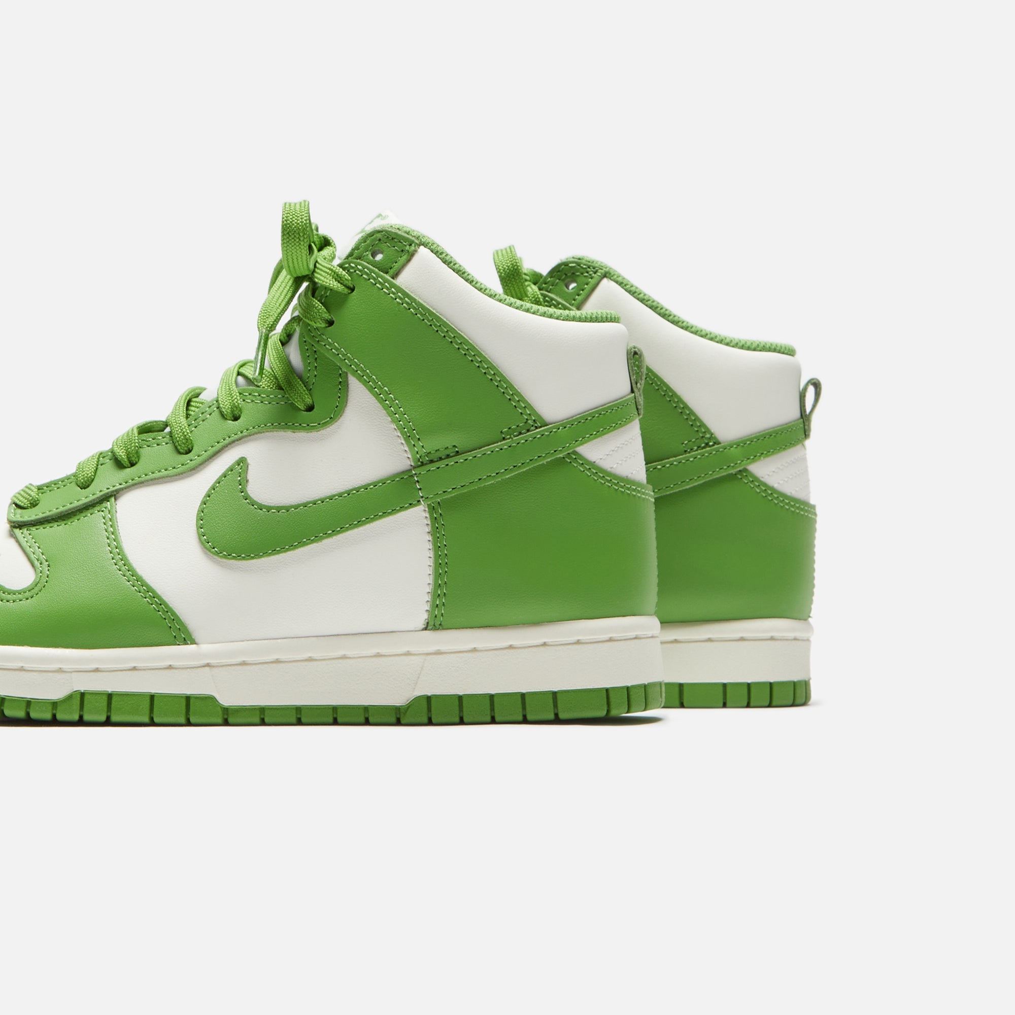 Nike WMNS Nike Dunk High - Chlorophyll / Chlorophyll / Sail