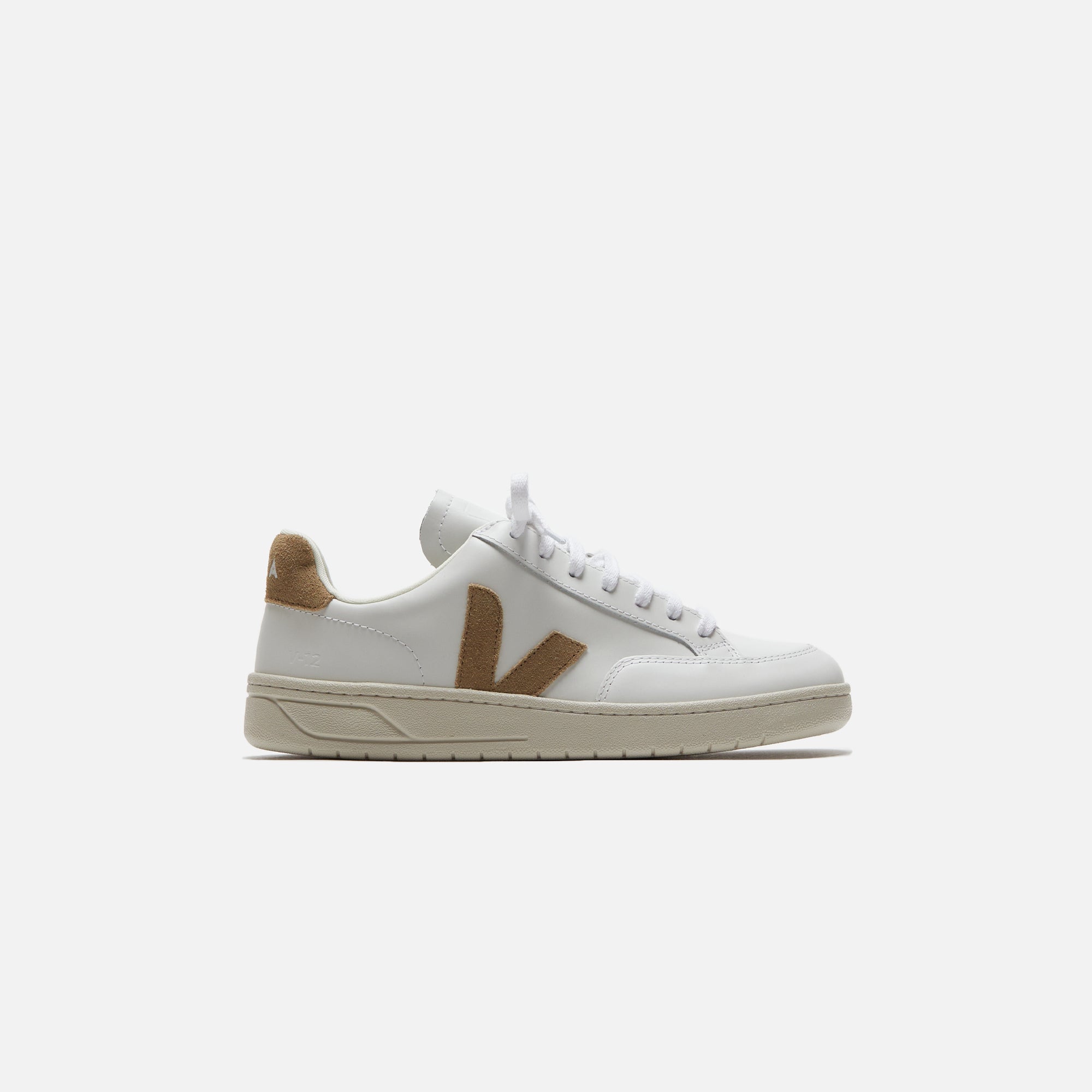 Veja V-12 Leather - Extra White / Dune