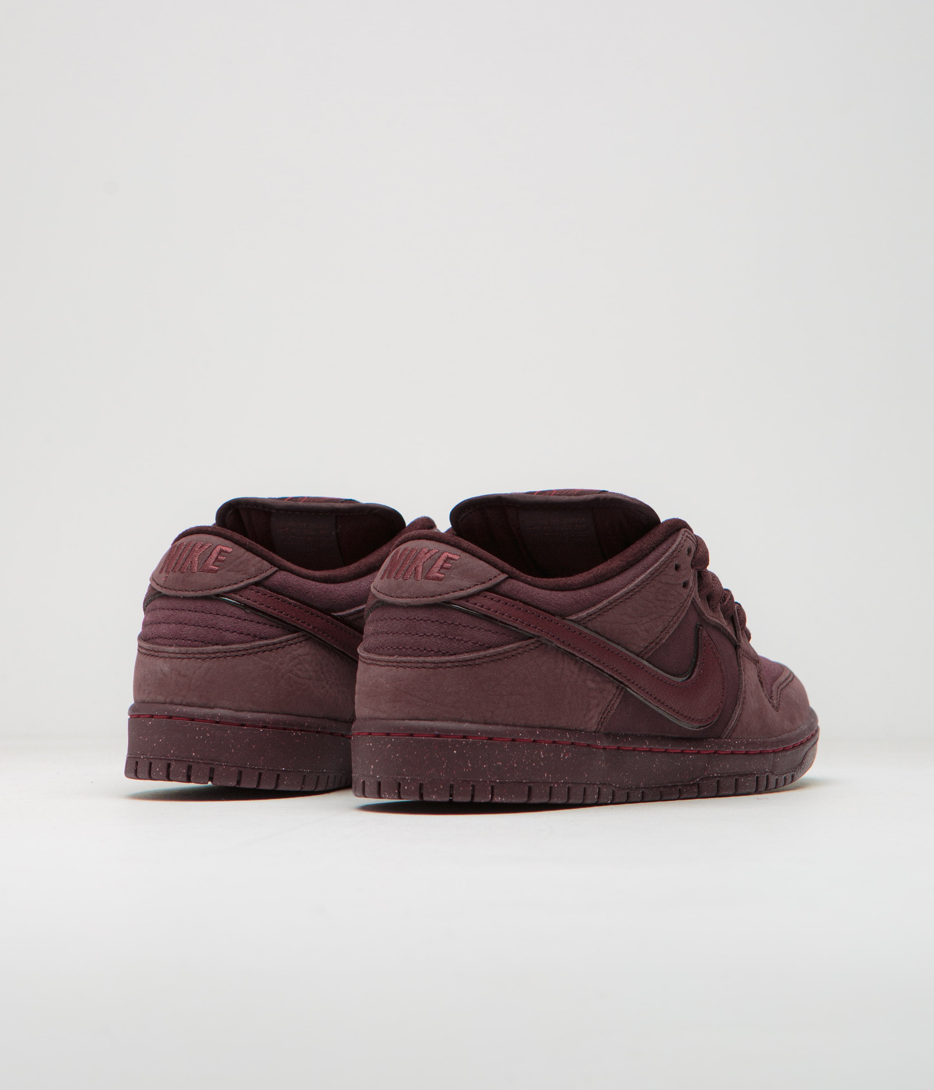 Nike SB Dunk Low Premium Shoes - Burgundy Crush / Dark Team Red - Earth