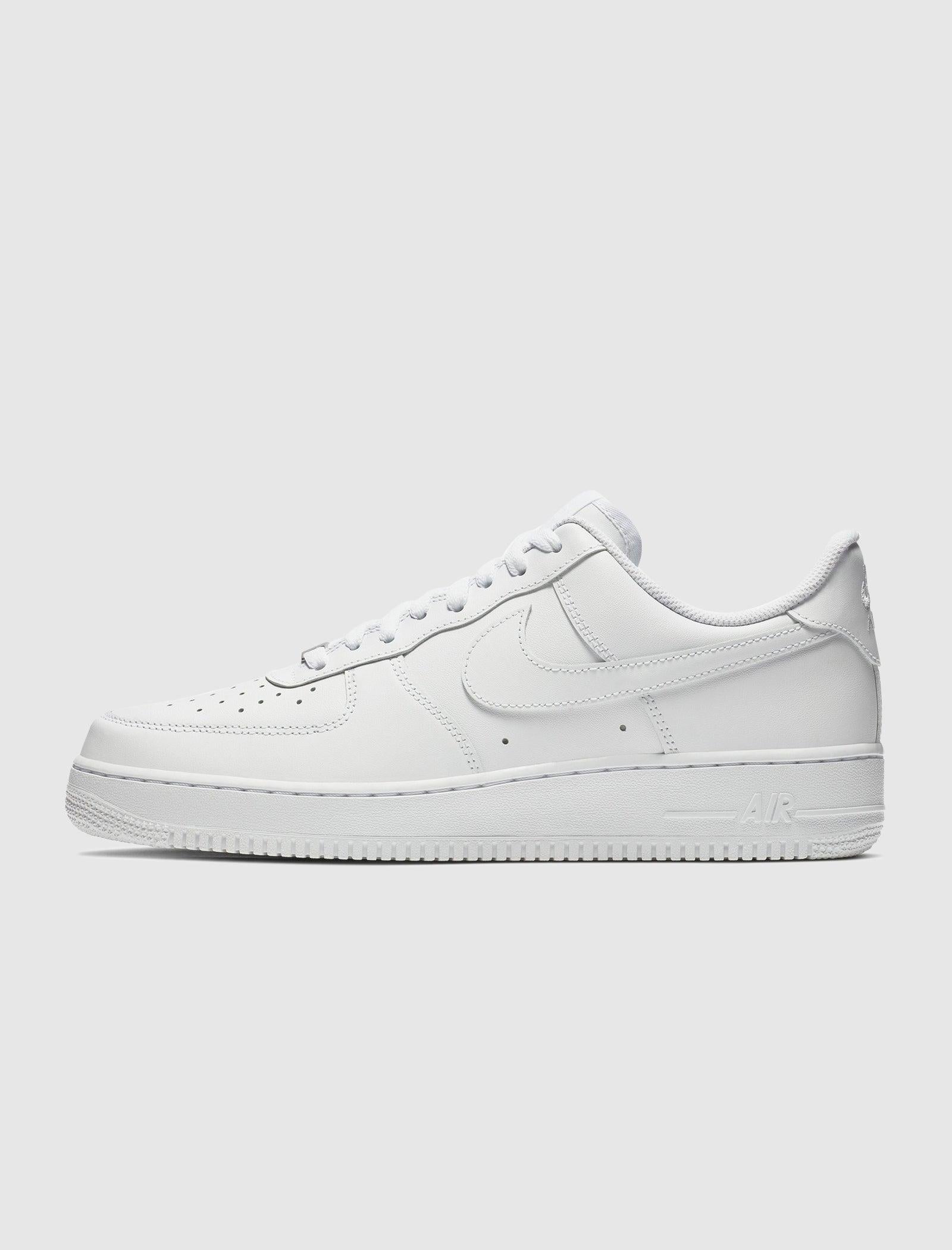 NIKE AIR FORCE 1 '07