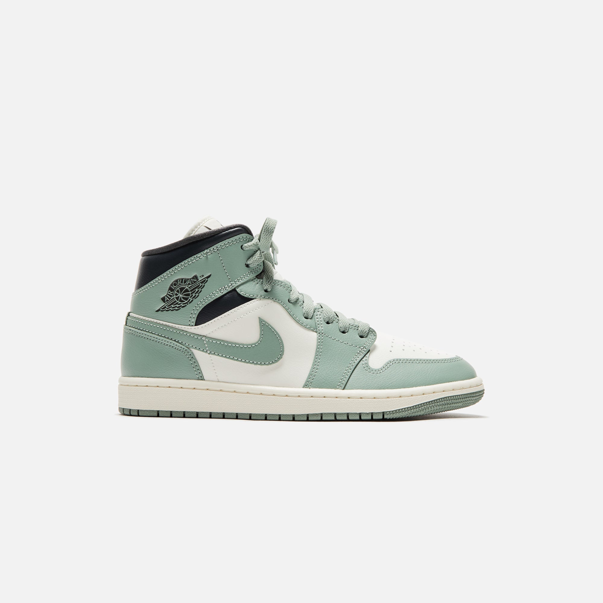 Nike WMNS Air Jordan 1 Mid - Sail / Jade Smoke / Anthracite