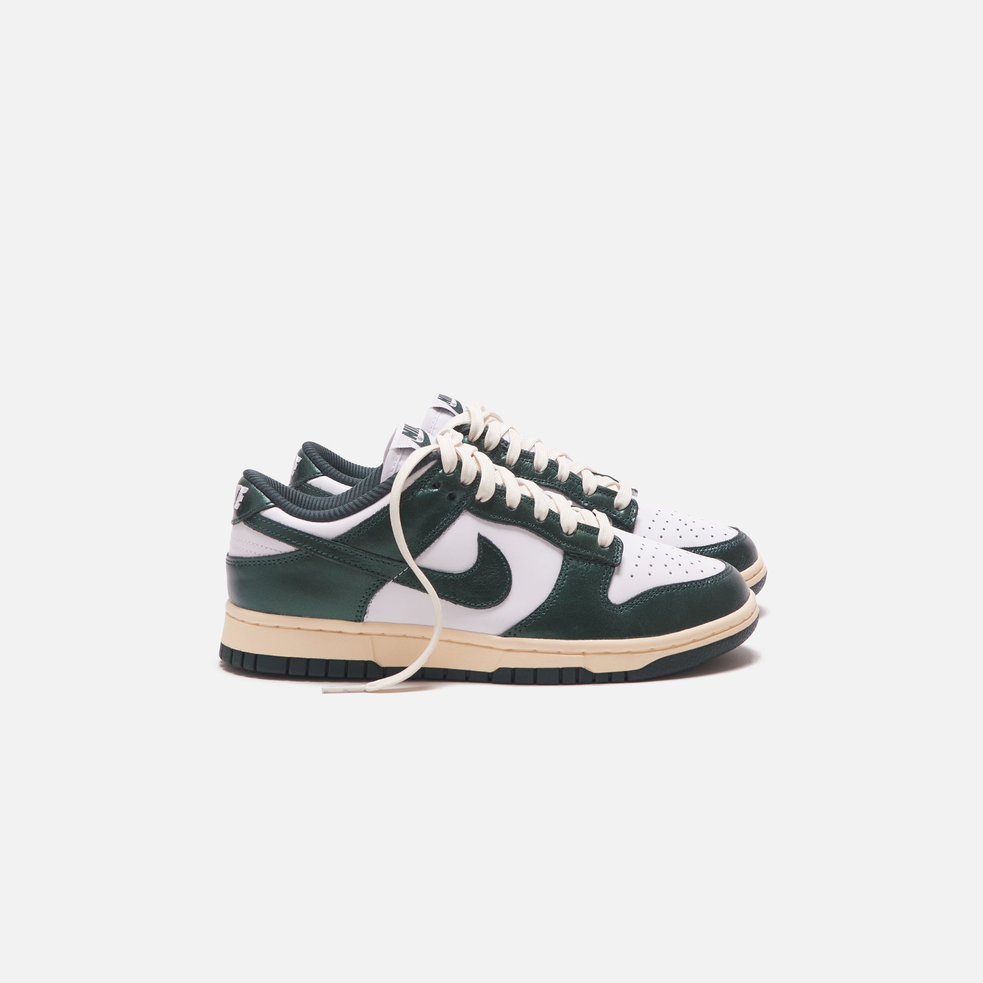 Nike WMNS Dunk Low - White / Pro Green / Coconut Milk