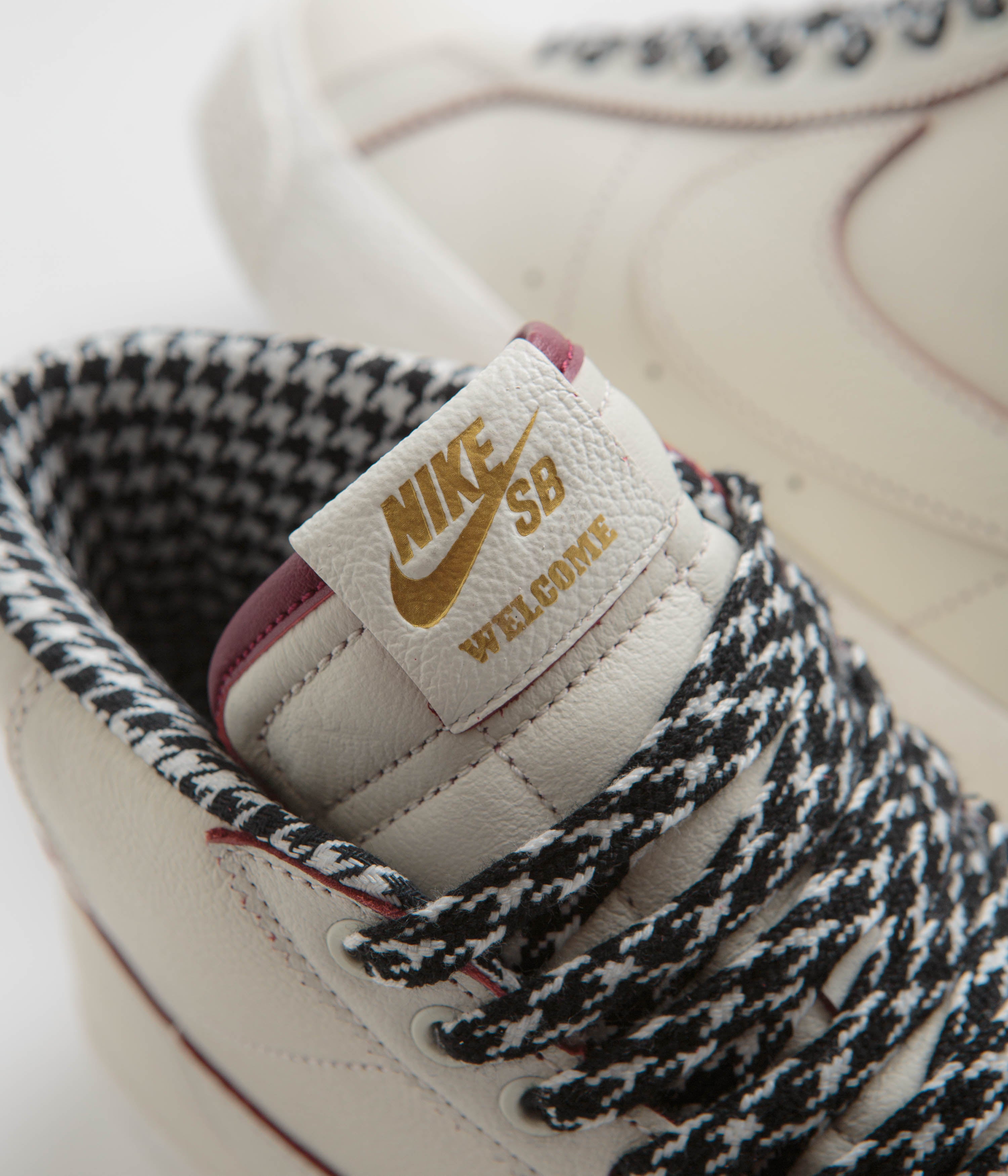 Nike SB x Welcome Skateboarding Blazer Mid Shoes - Sail / Dark Beetroot - White