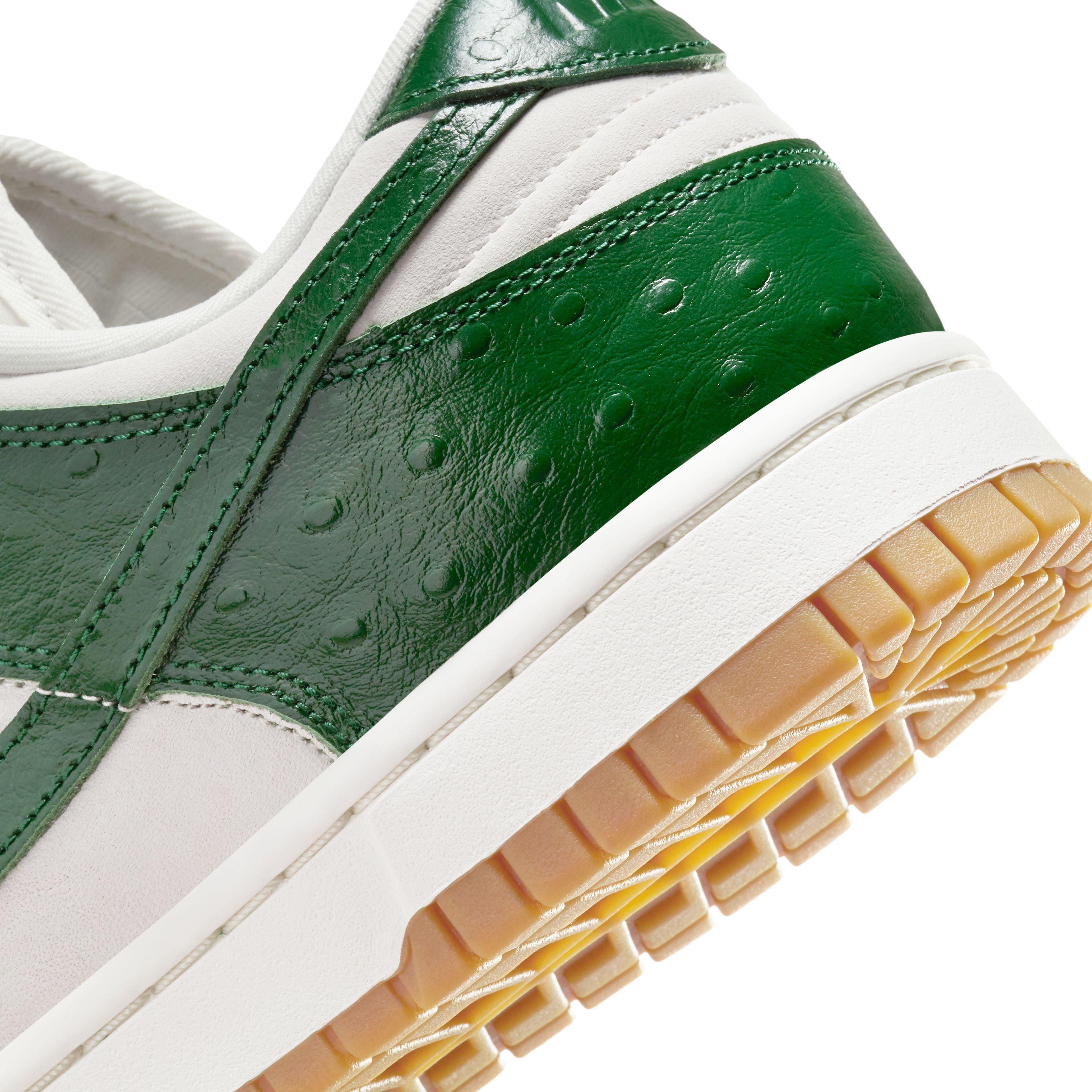 Wmns Dunk Low LX 'Gorge Green'