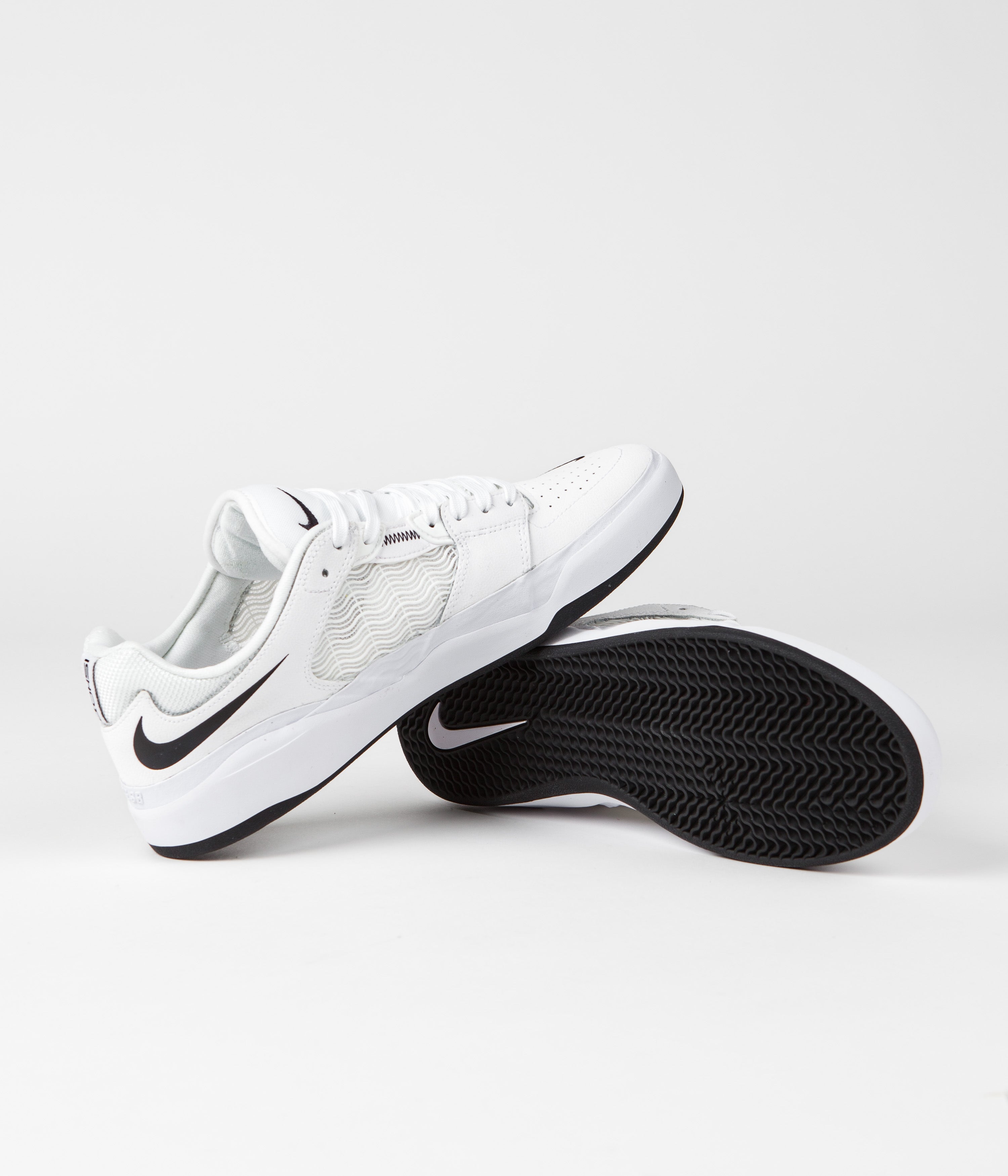 Nike SB Ishod Premium Shoes - White / Black - White - Black