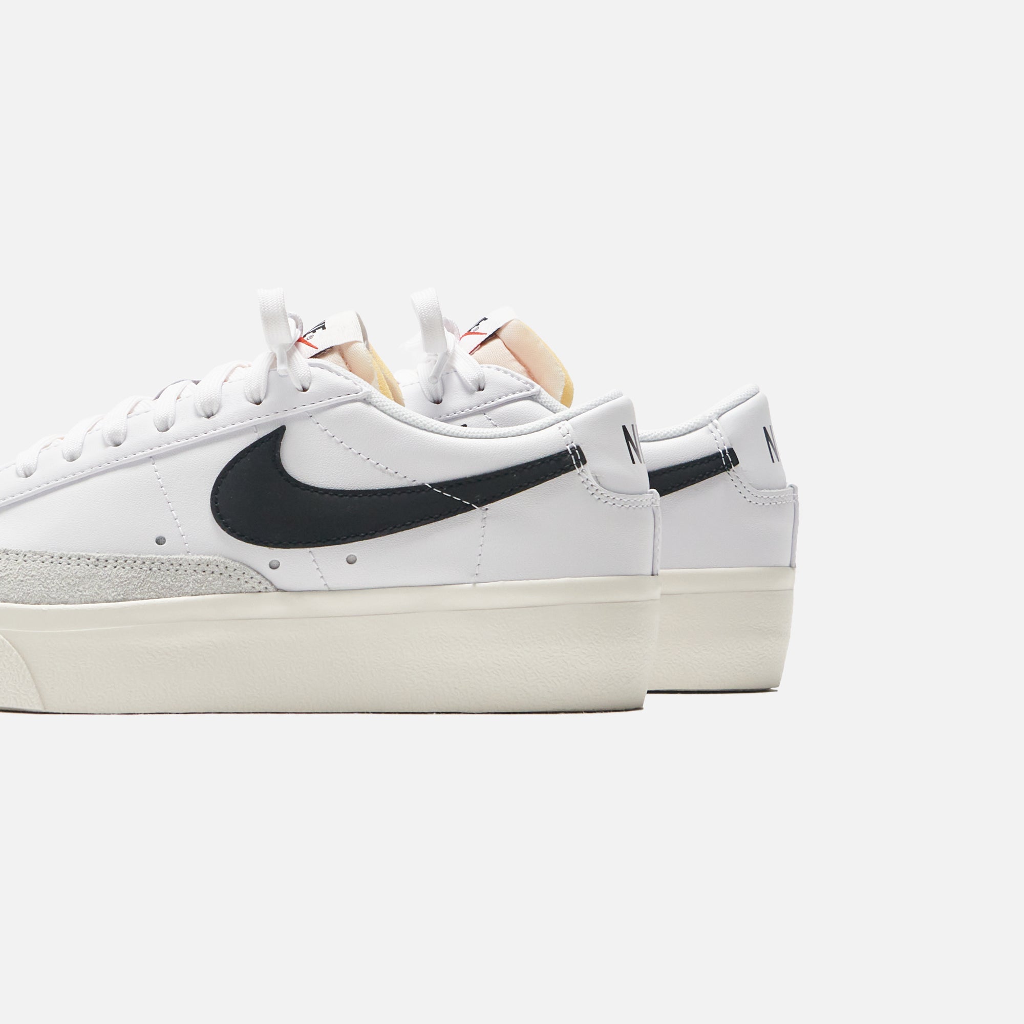 Nike WMNS Blazer Low Platform - White / Black / Sail / Team Orange