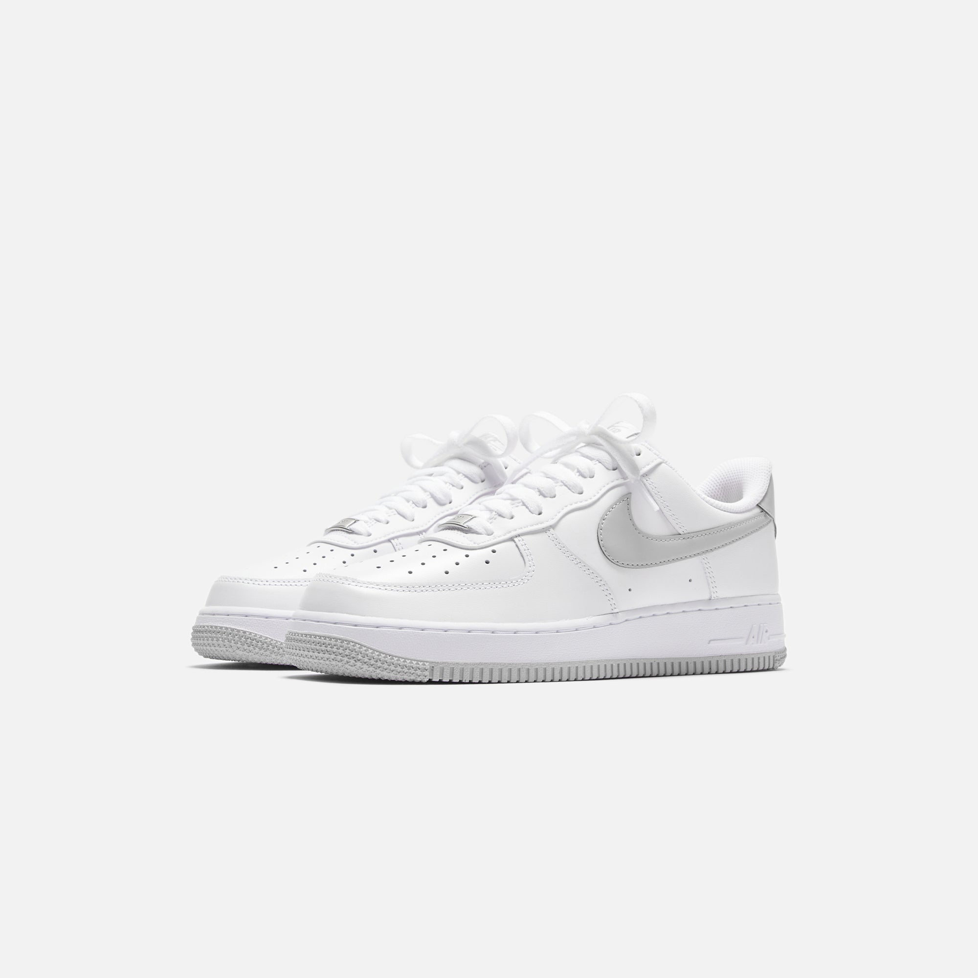 Air Force 1 '07 Low - White / Light Smoke Grey / White