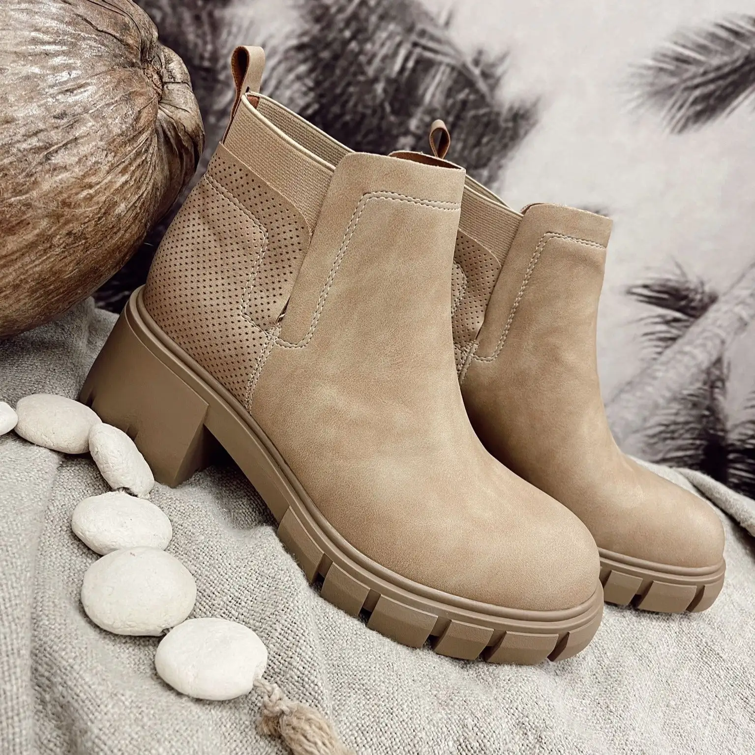 Chelsea Work Boot - Tan