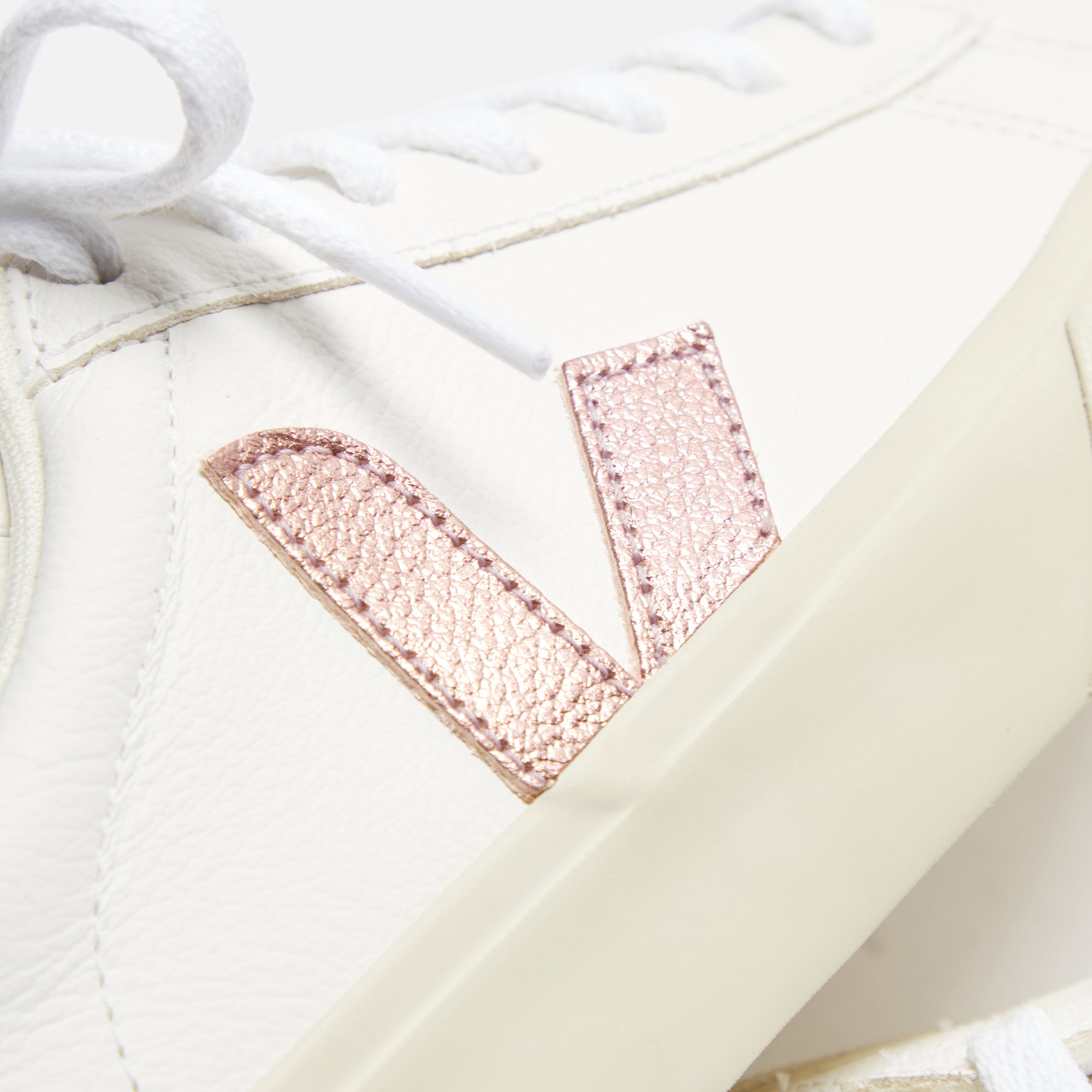 Veja WMNS Campo - Extra White / Nacre